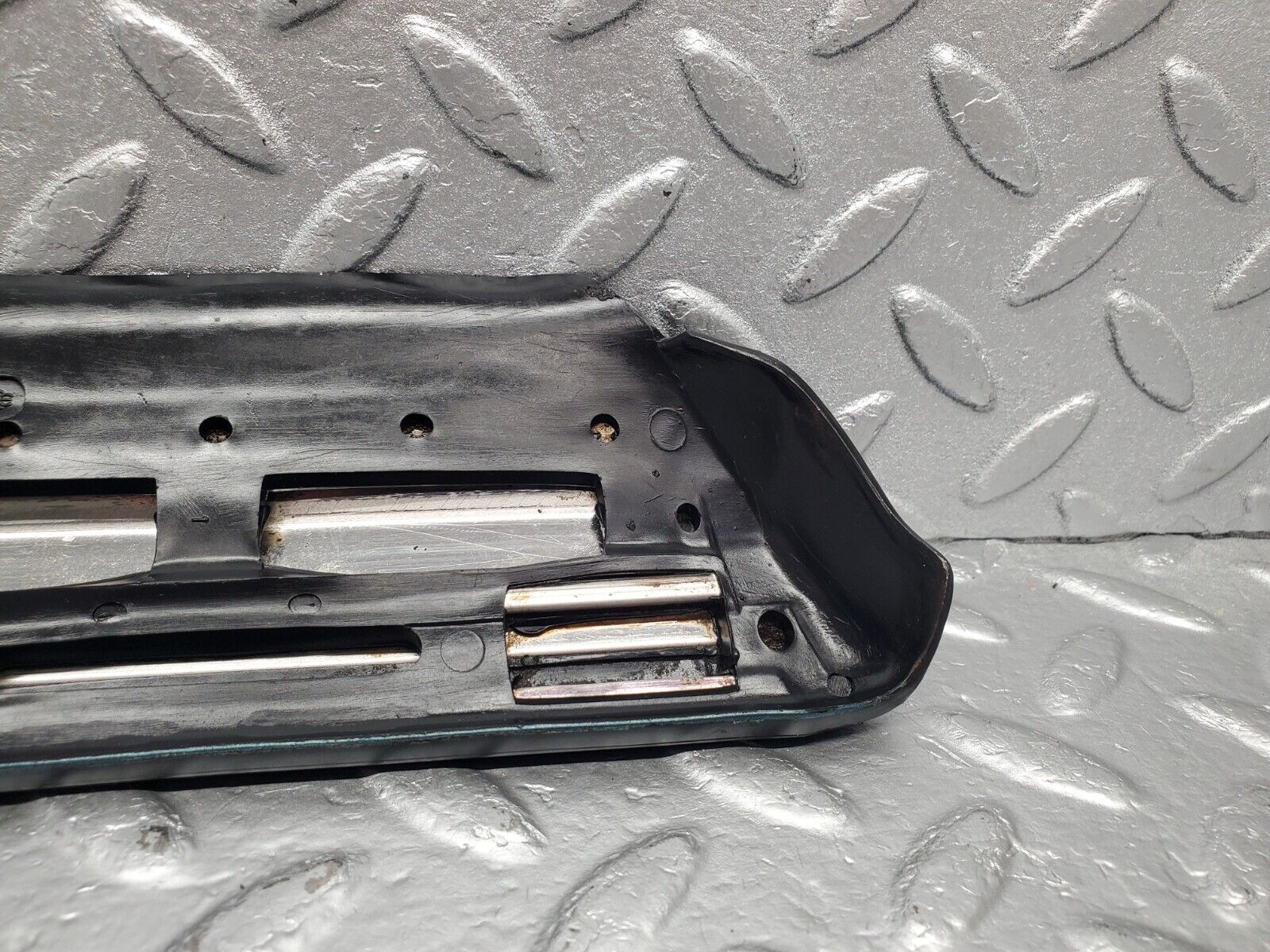 46422 Mercedes-Benz C123 280CE Coupe Front Right Fender Wing Lower Moulding Trim