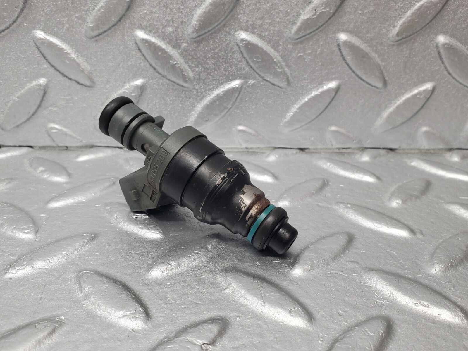 46241 Mercedes-Benz W124 280E Fuel Injector Bosch 0280155209 0000787323