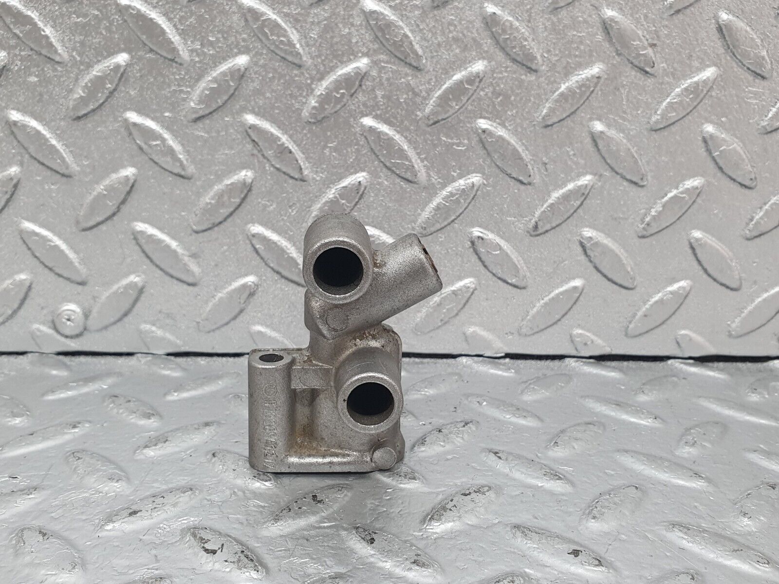 44028 Mercedes-Benz C123 230CE Coupe Idle Control Valve 1020941212