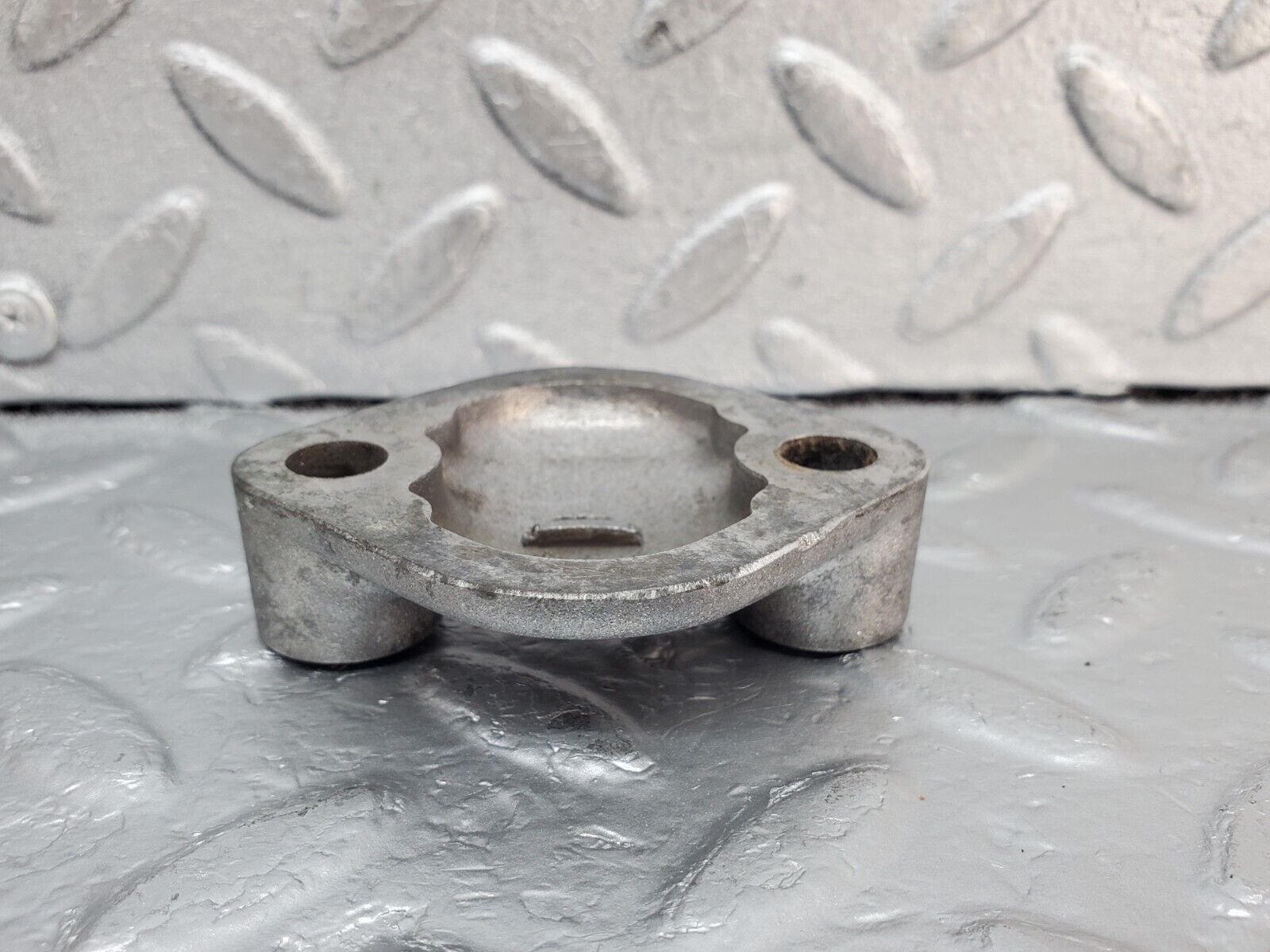 45406 Mercedes-Benz 280E M110.983 Engine Fuel Pump Cover 1140110032