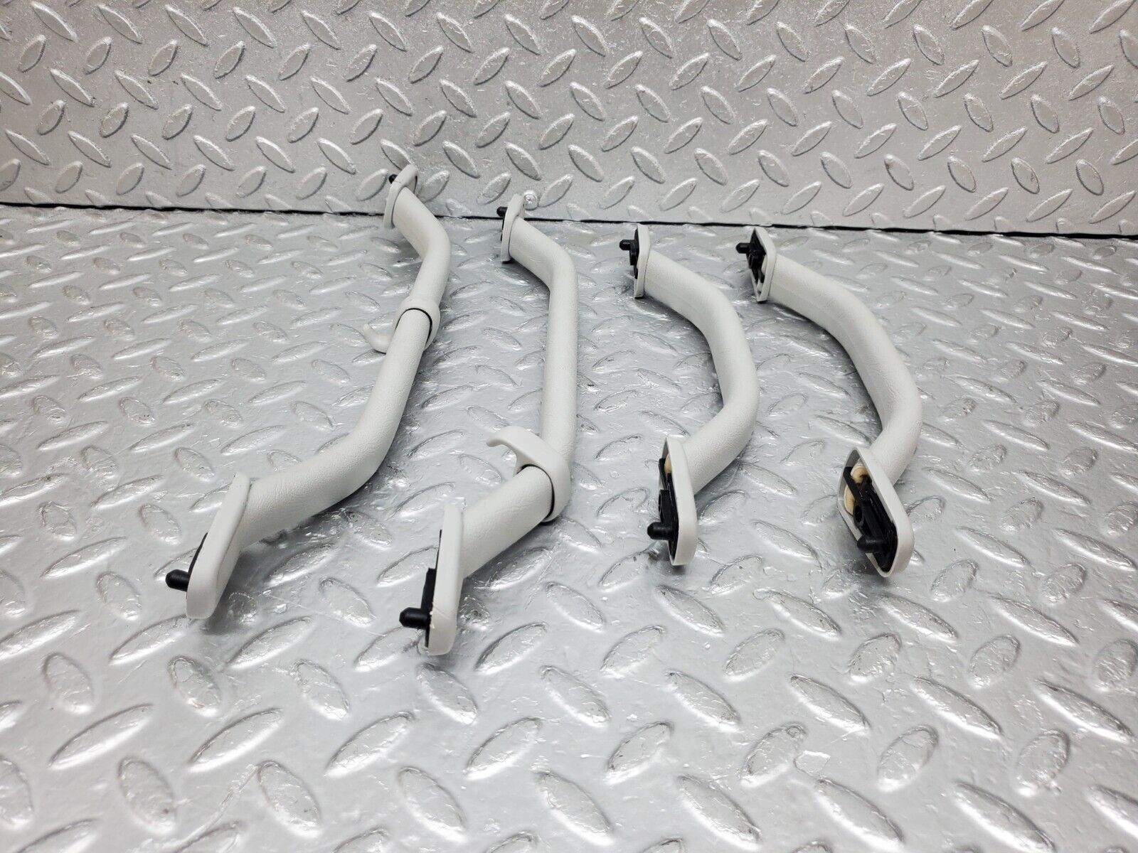 44822 Mercedes-Benz W124 220E Interior Roof Grab Handle Set Grey