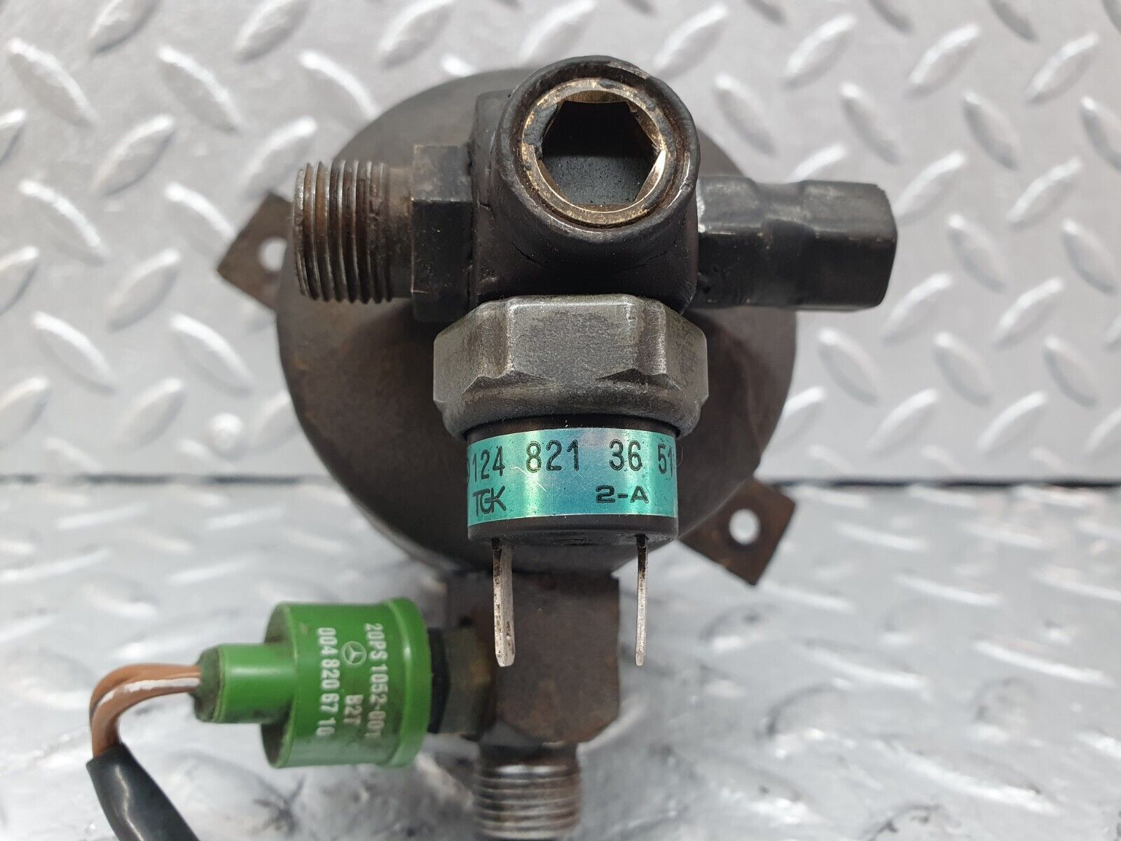 42501 Mercedes-Benz R129 320SL Coupe Air Conditioning Air Dryer 1248213651 0048206710