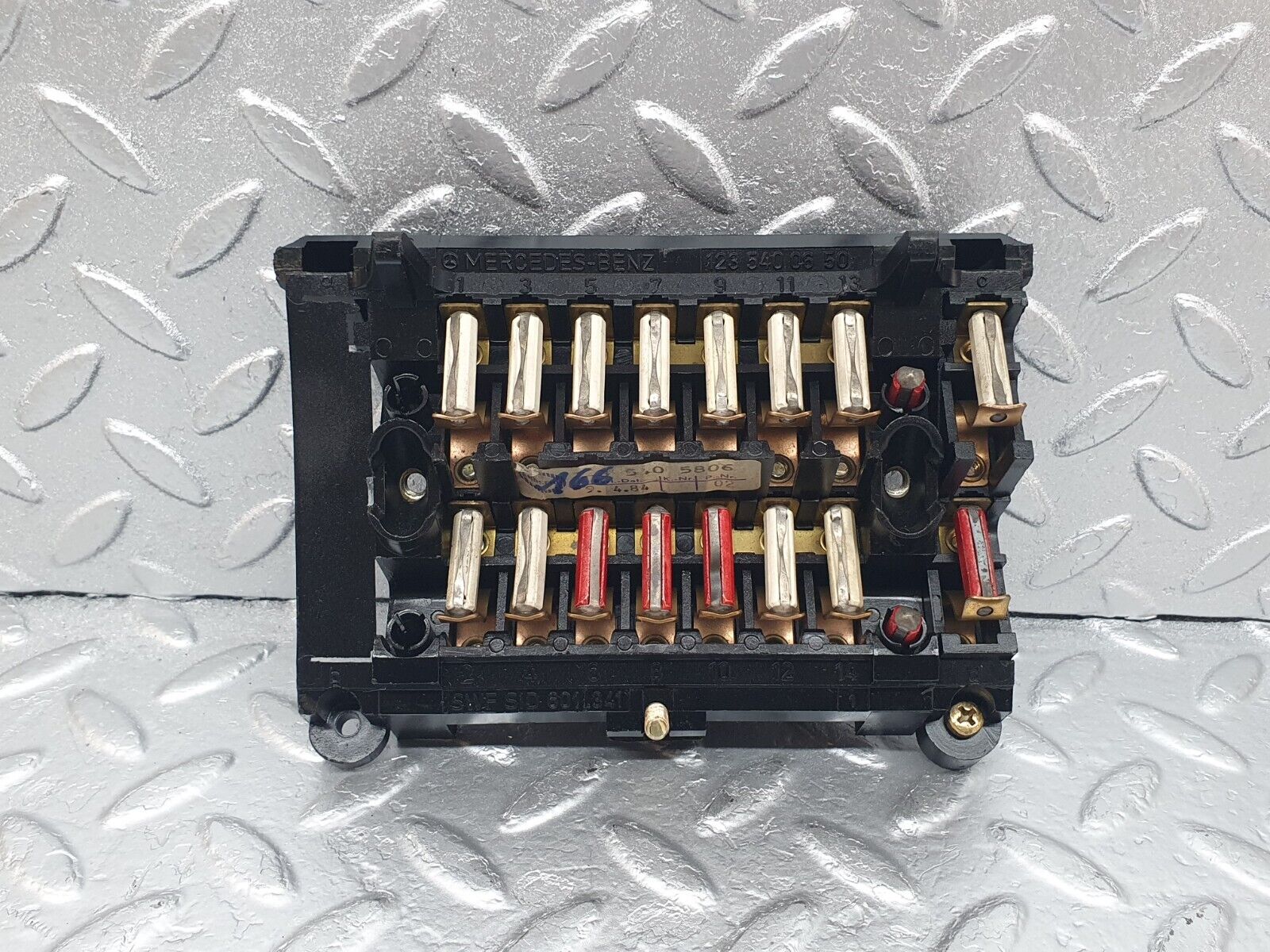 43941 Mercedes-Benz C123 230CE Coupe Fuse Box 1235400650 1235405806