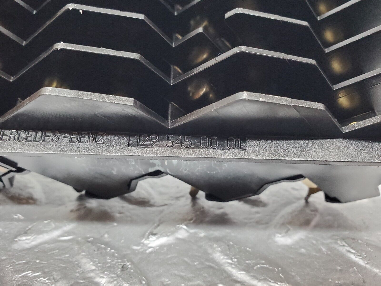 44914 Mercedes-Benz R129 300SL Coupe Fuse Box 1295450001