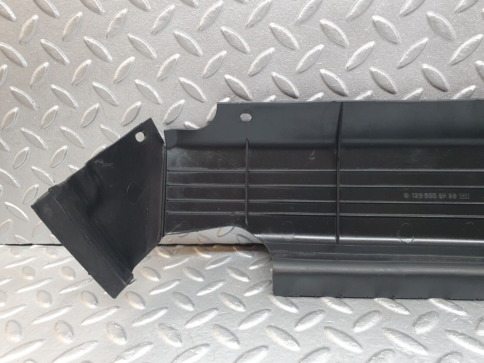 42437 Mercedes-Benz R129 320SL Coupe Radiator Bottom Cover 1295050788