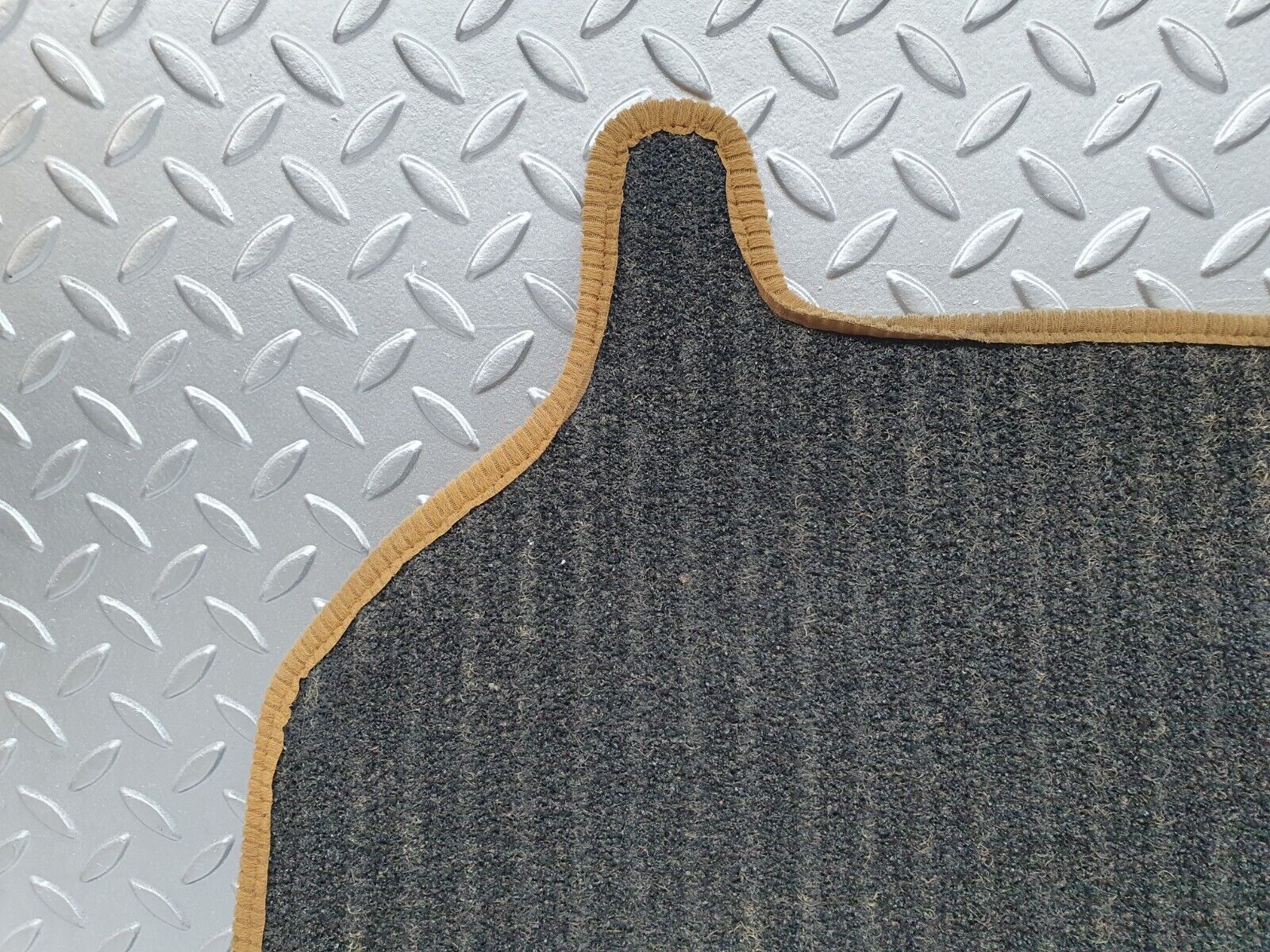 41636 Mercedes-Benz W124 200E Rear Left Floor Carpet Mat Palomino