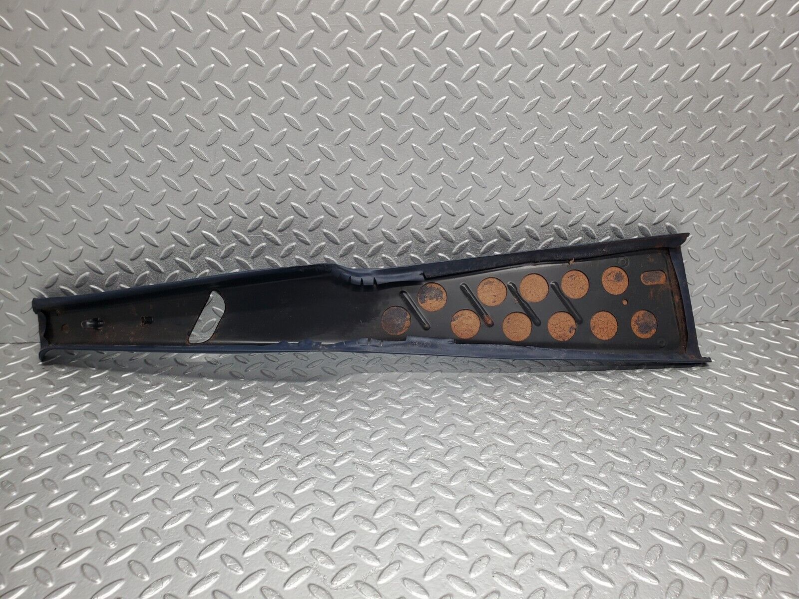 46008 Mercedes-Benz V123 240D LWB B Pillar Cover Blue Left