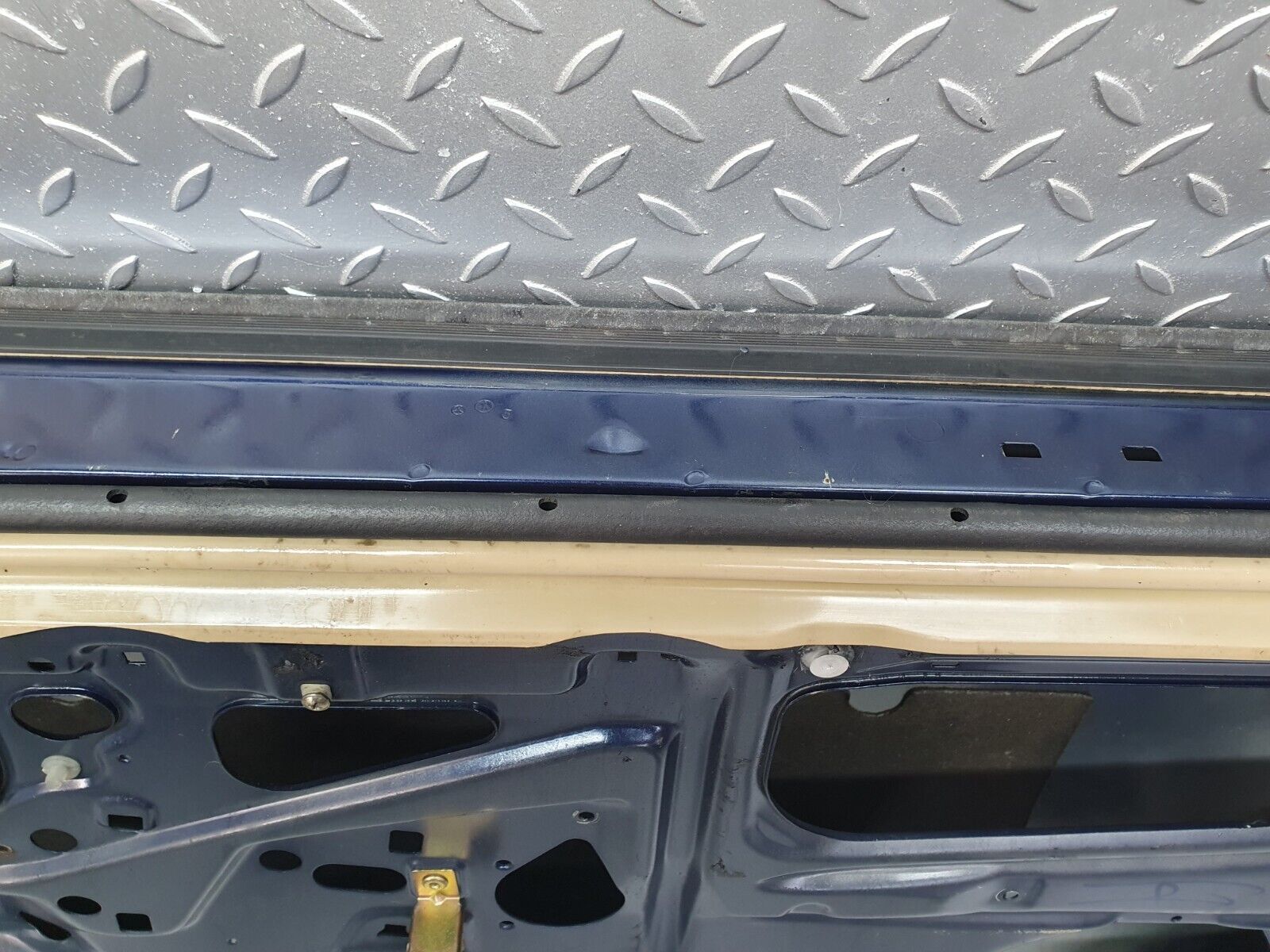 42414 Mercedes-Benz R129 320SL Coupe Left Door