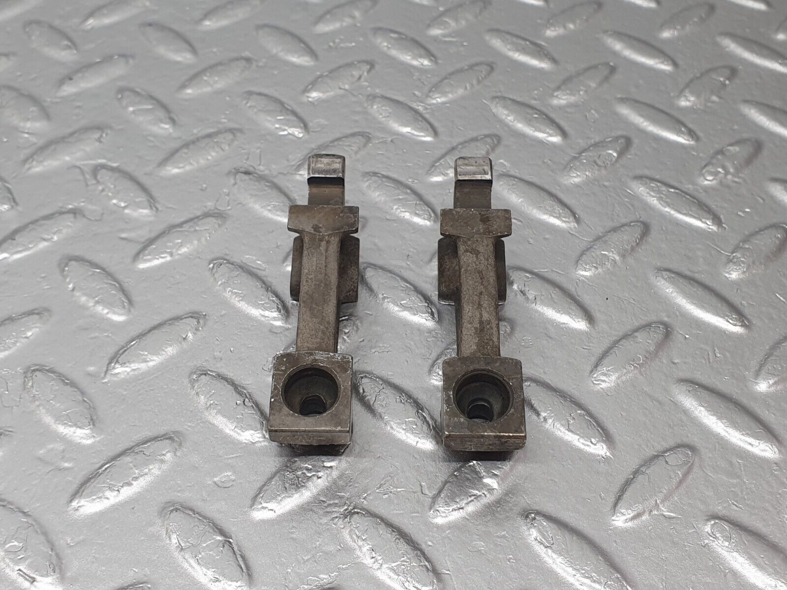 43360 Mercedes-Benz W108 280SE Valve Rocker Arm With Retaining Spring