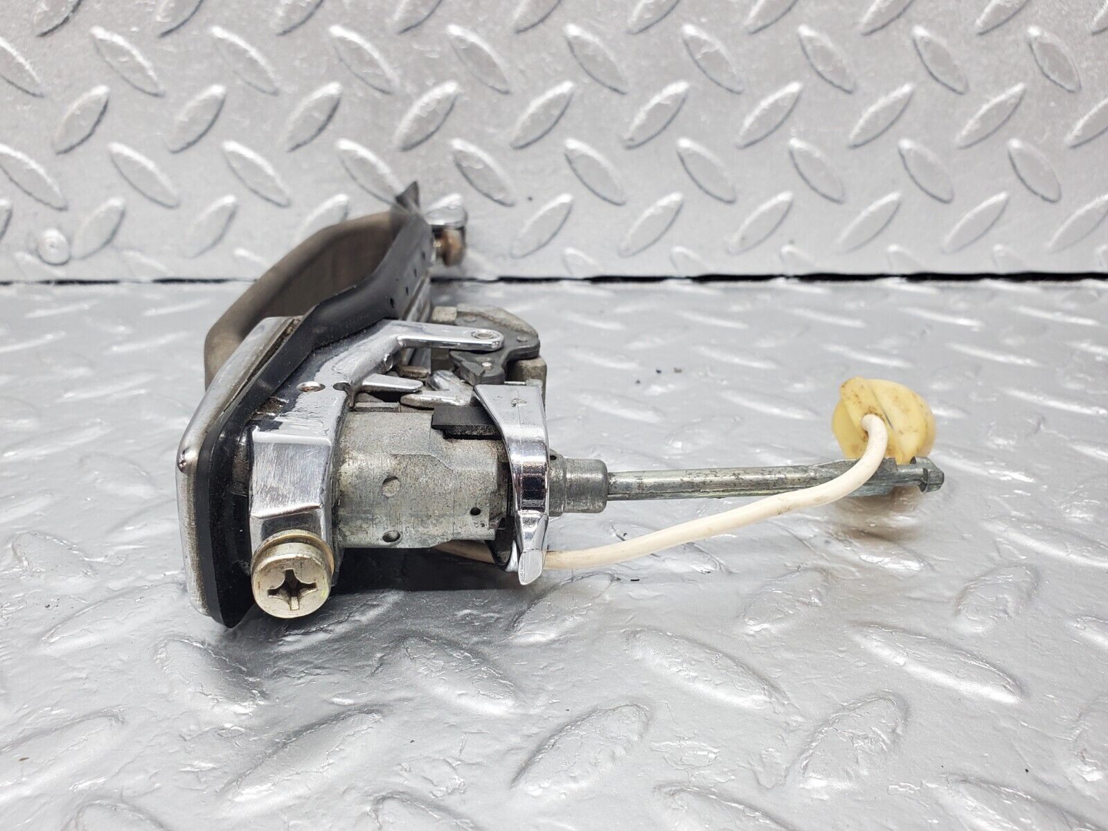 45645 Mercedes-Benz W126 420SE Front Right Door Exterior Handle No Key