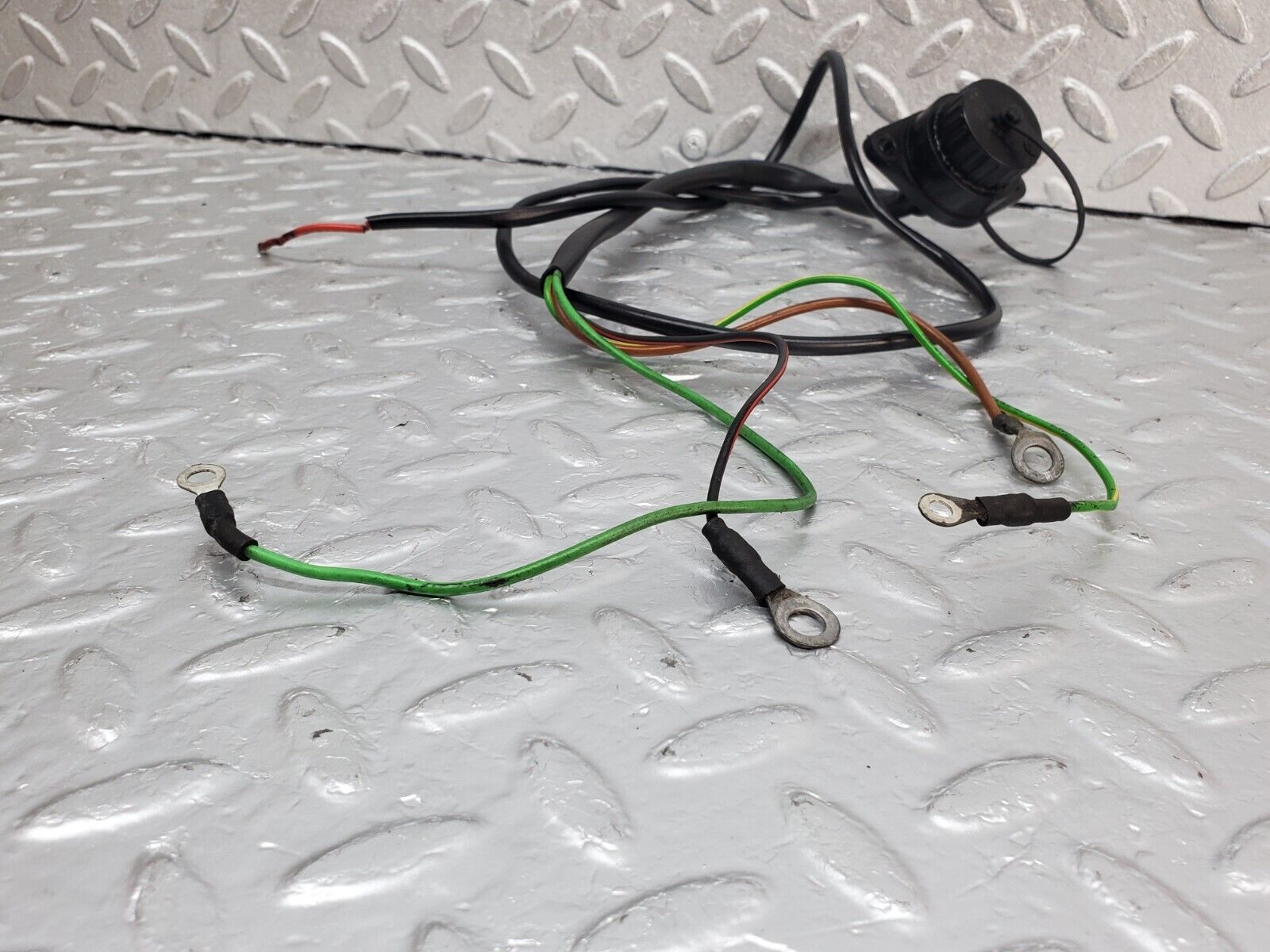 44417 Mercedes-Benz W123 280E Diagnostic Connector 1235450003