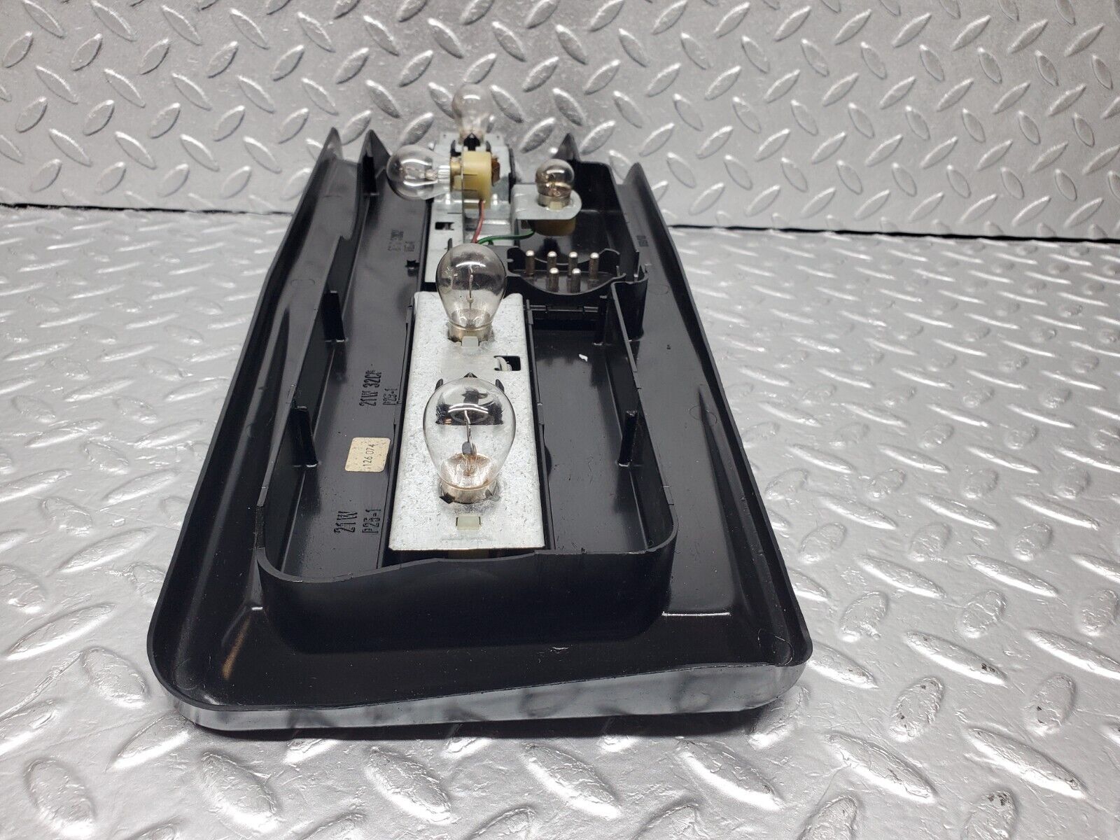 45829 Mercedes-Benz W126 420SE Tail Light & Bulb Holder Right Side 22072