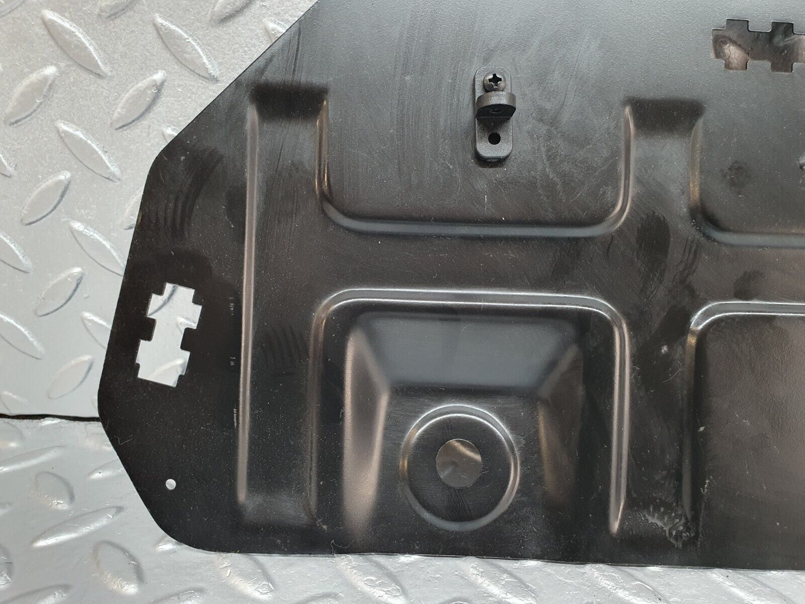 41705 Mercedes-Benz W124 200E Under Dash Relay Bracket Left Side