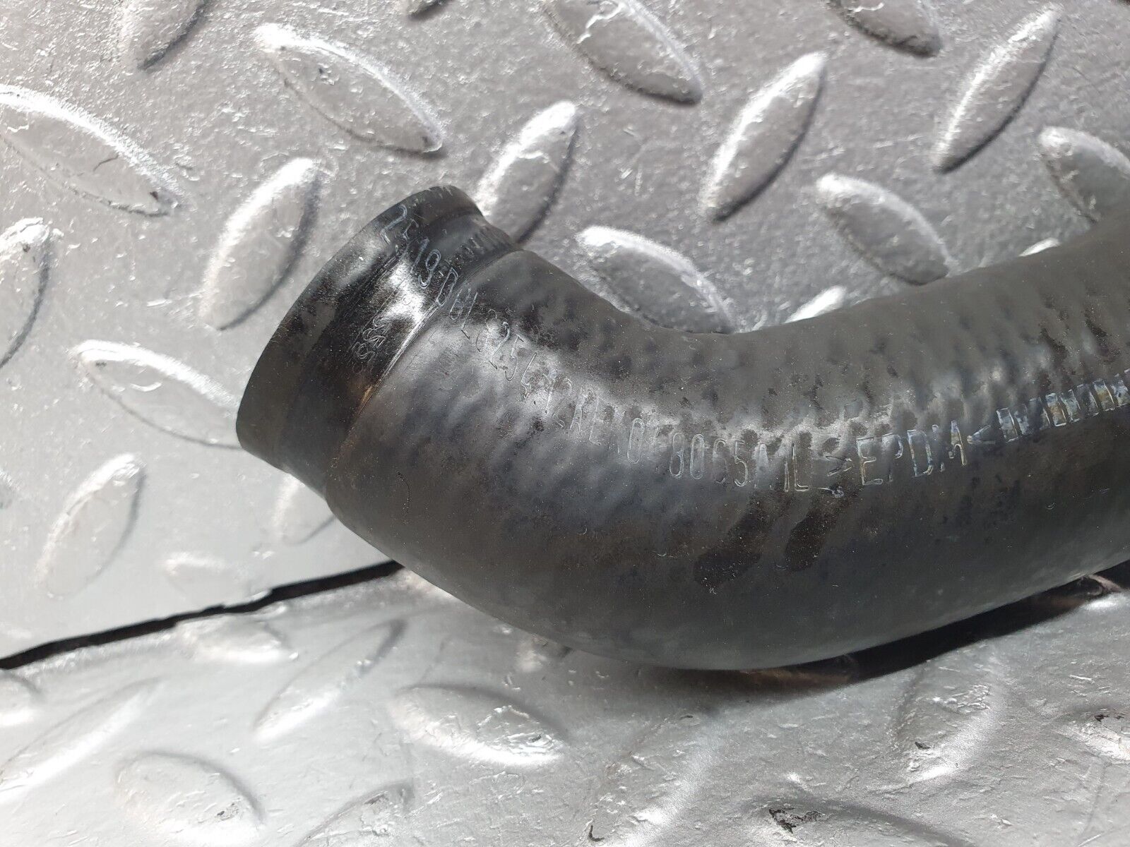 42518 Mercedes-Benz R129 320SL Coupe Radiator Hose Pipe 1042030482