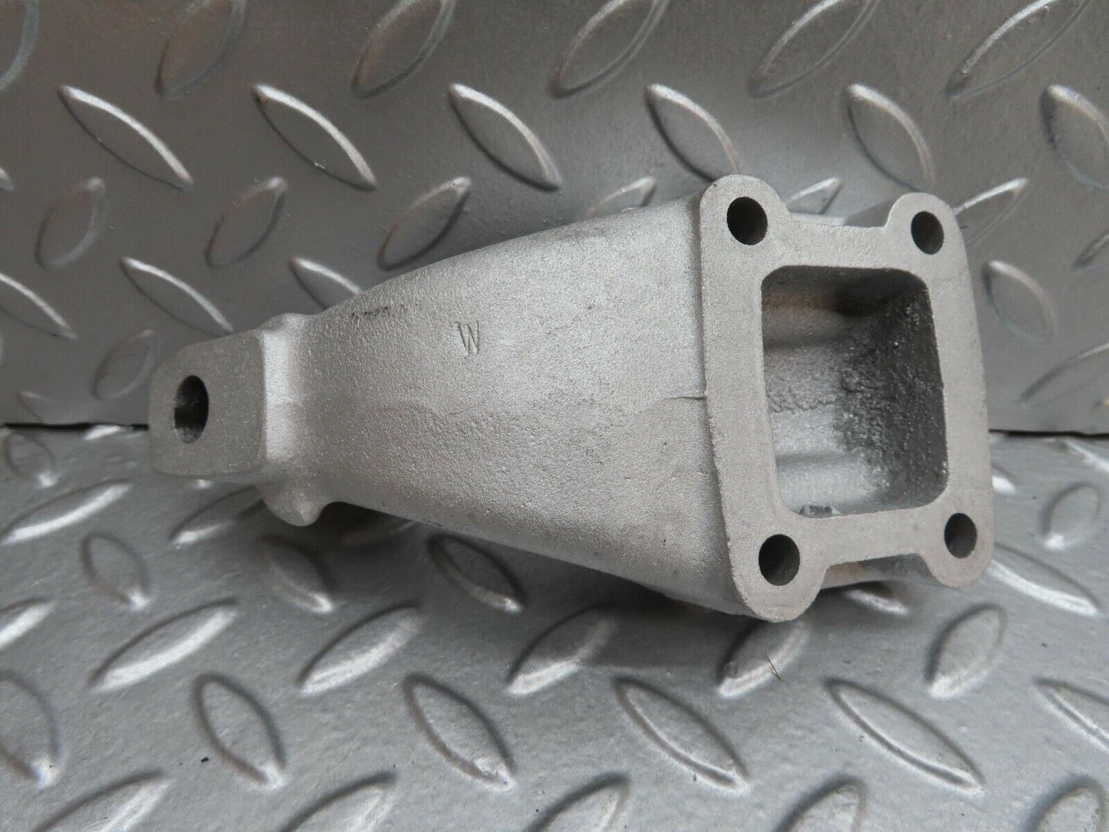 13709 Mercedes-Benz R107 450SL Engine Mount Bracket Left Side 1162234404