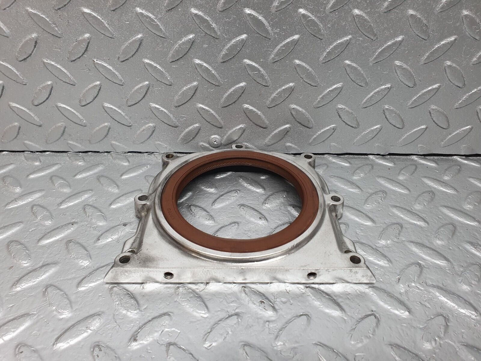 43063 Mercedes-Benz W123 Crankshaft Rear Sealing Cover 1020110508