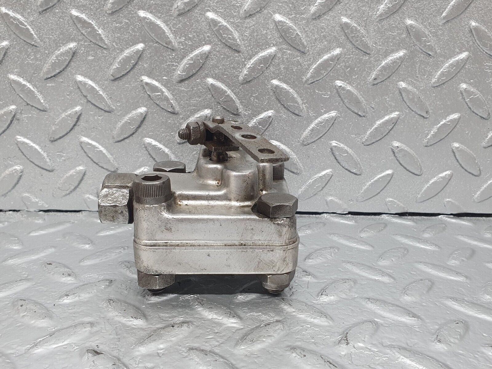 43649 Mercedes-Benz C126 380SEC Coupe Suspension Levelling Valve 1153280521