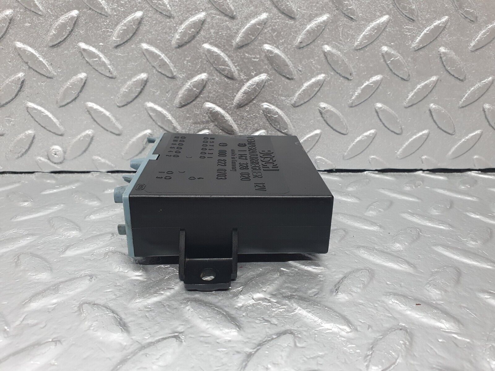 43520 Mercedes-Benz C126 380SEC Coupe Comfort Control Unit 0008220703 1147328020