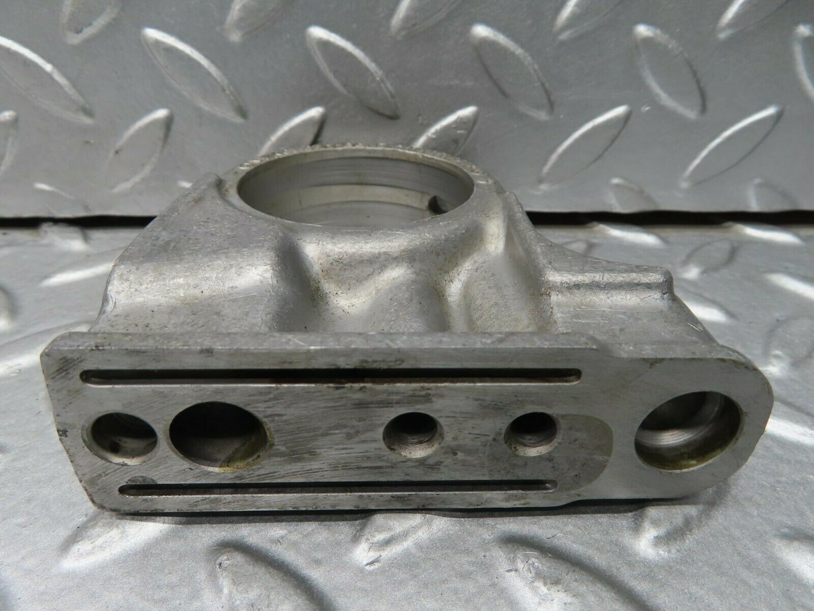 15642 Mercedes-Benz R107 450SL Camshaft Tower Bearing 1160514818