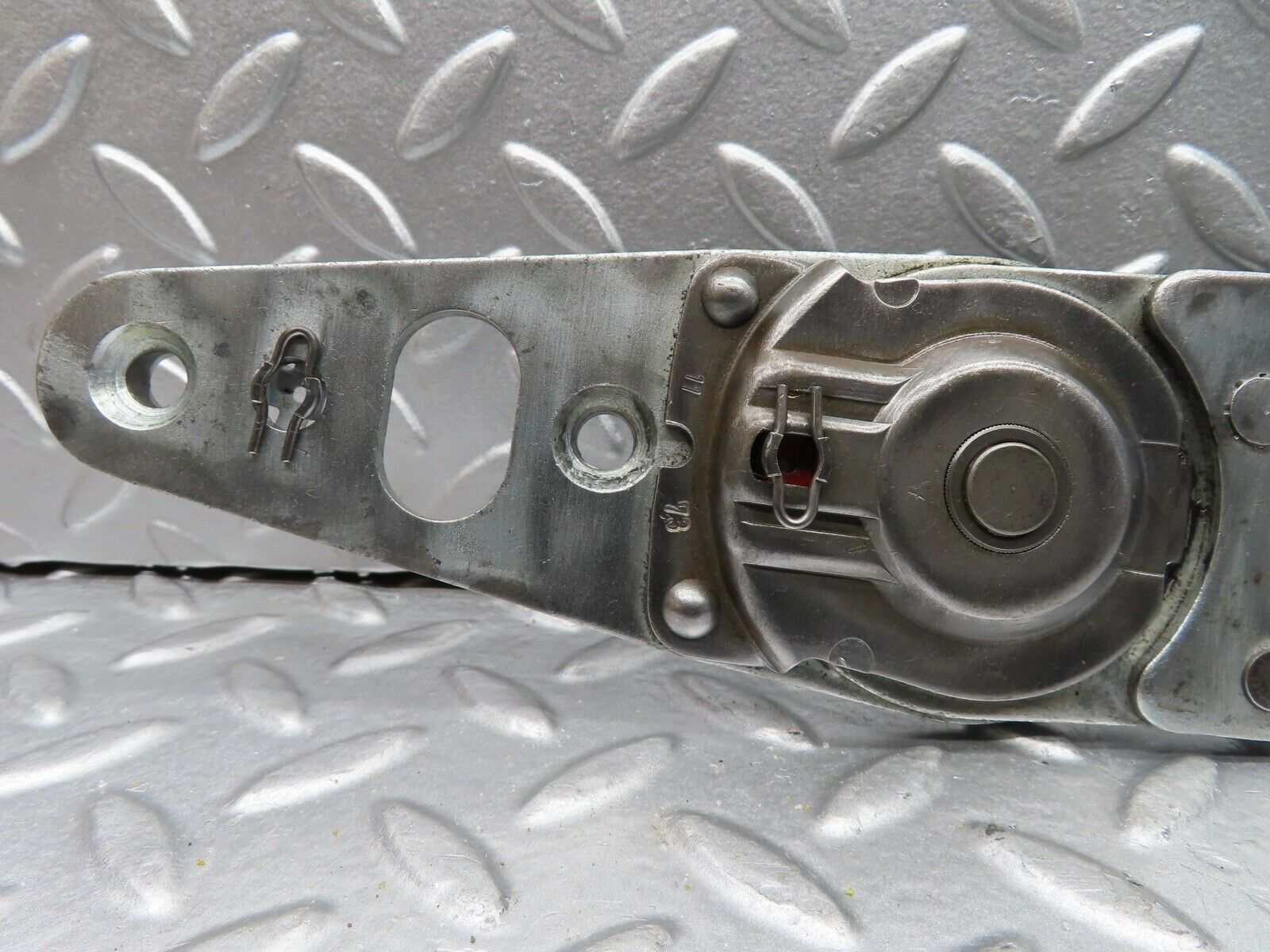 20552 Mercedes-Benz R107 450SL Front Right Seat Hinge 0009108086