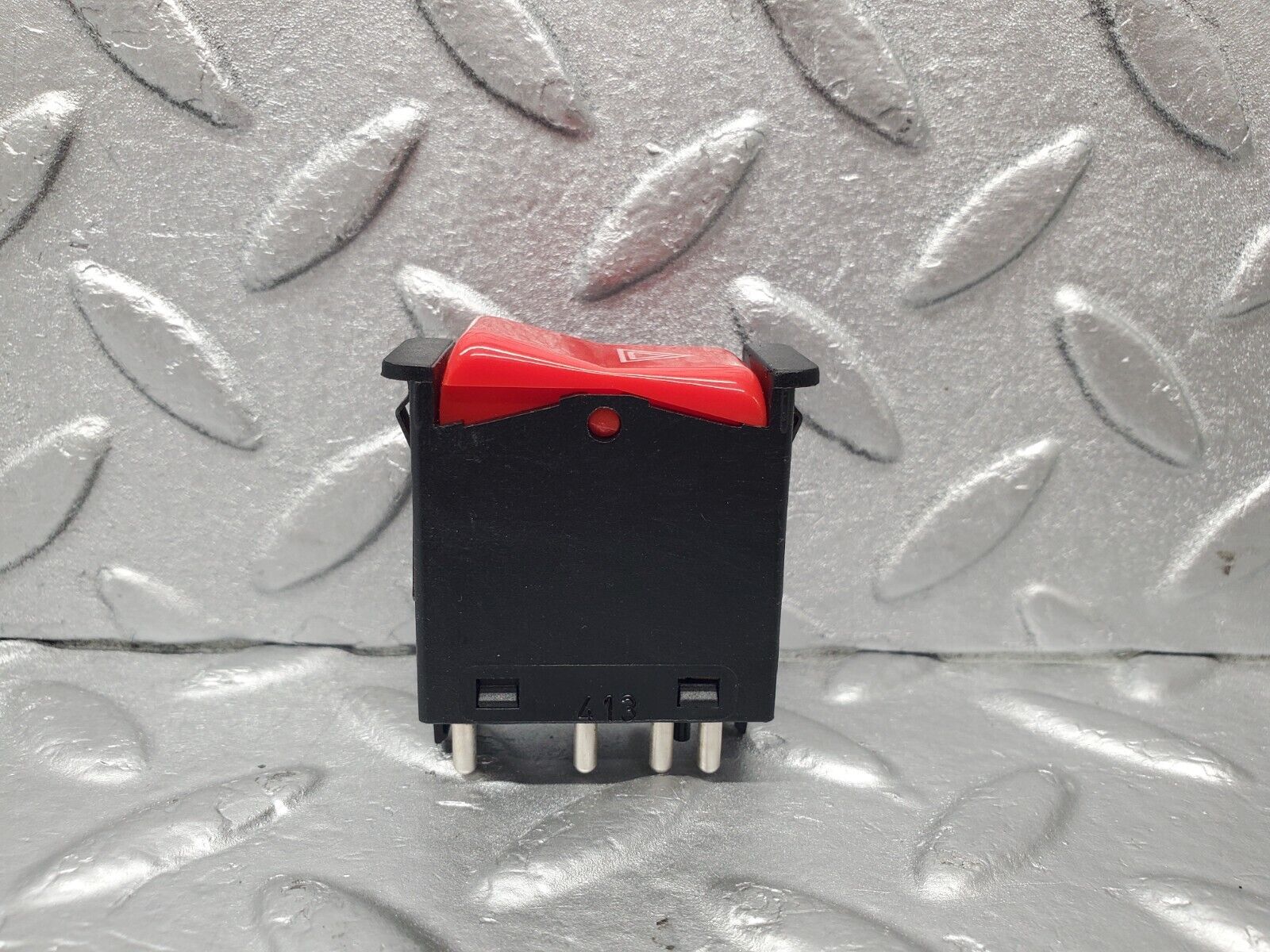 46538 Mercedes-Benz C123 280CE Coupe Hazard Warning Light Switch 0008209010