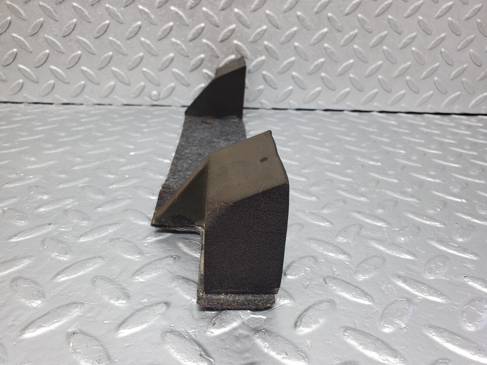 45734 Mercedes-Benz W126 420SE Rear Centre Seat Belt Carpet 1248600097