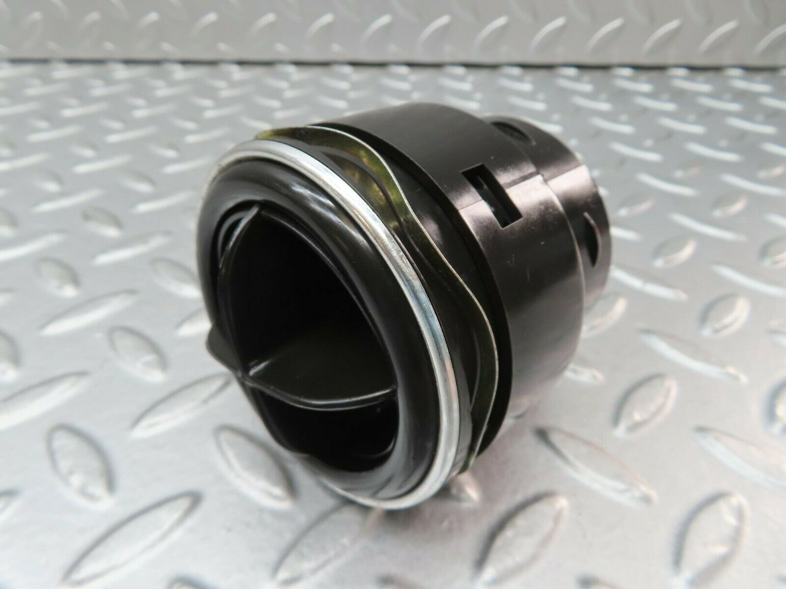 15604 Mercedes-Benz R107 450SL Dashboard Air Vent