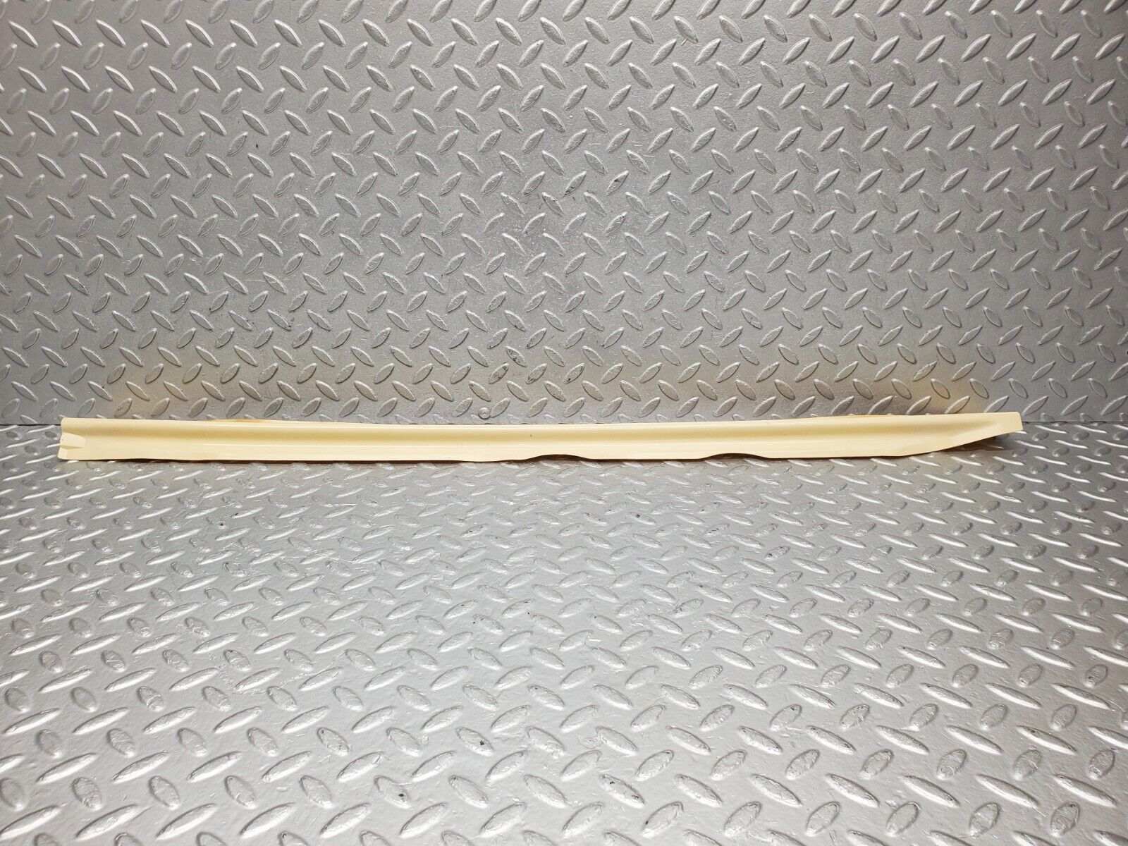 46742 Mercedes-Benz R129 320SL Coupe Right Door Sill Trim Beige 1297271088