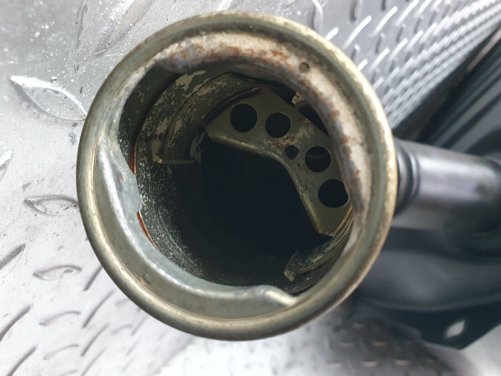 41732 Mercedes-Benz W124 200E Fuel Tank 2014710521