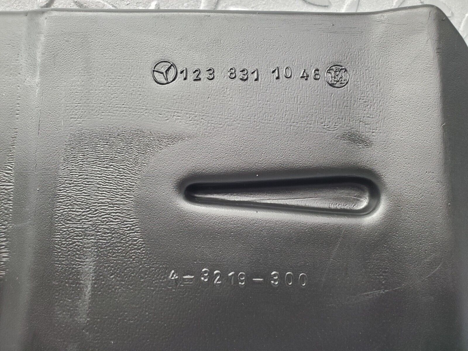 46333 Mercedes-Benz C123 280CE Coupe Heating Air Duct Right Side 1238311046