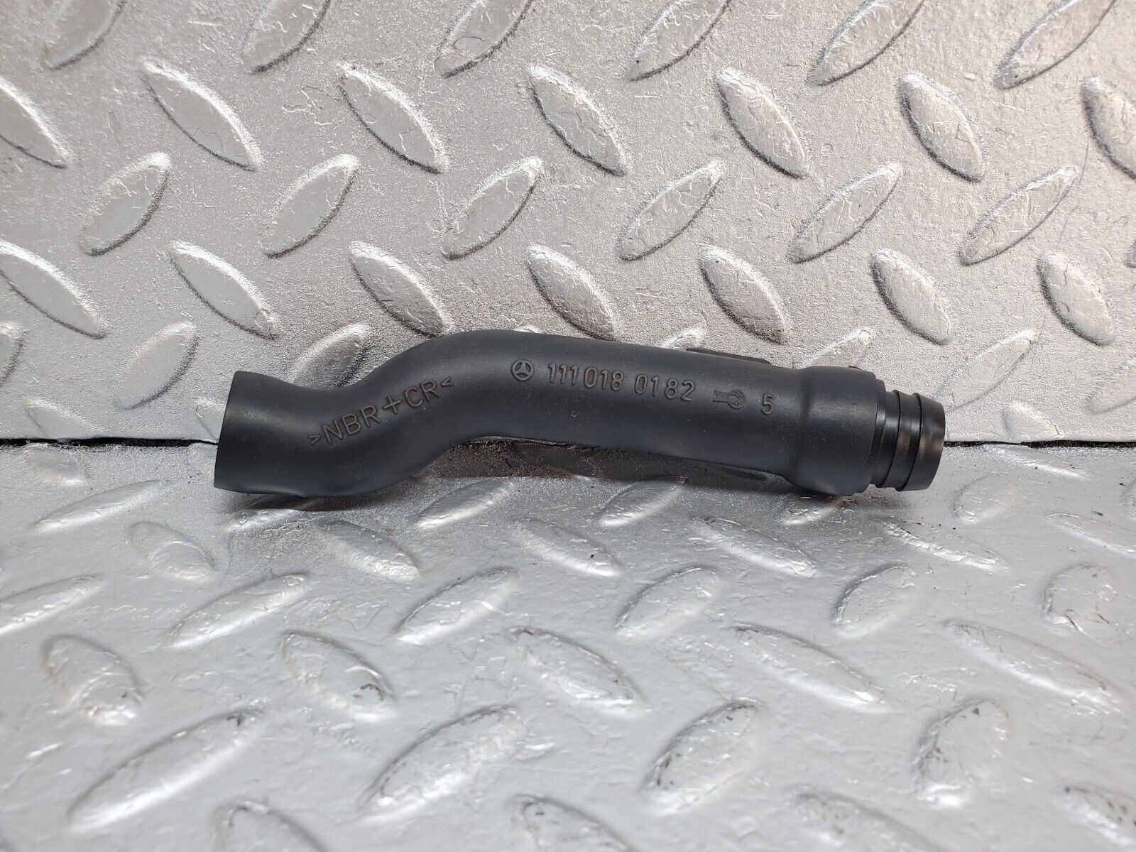 44745 Mercedes-Benz W124 220E Crank Case Breather Hose 1110180182