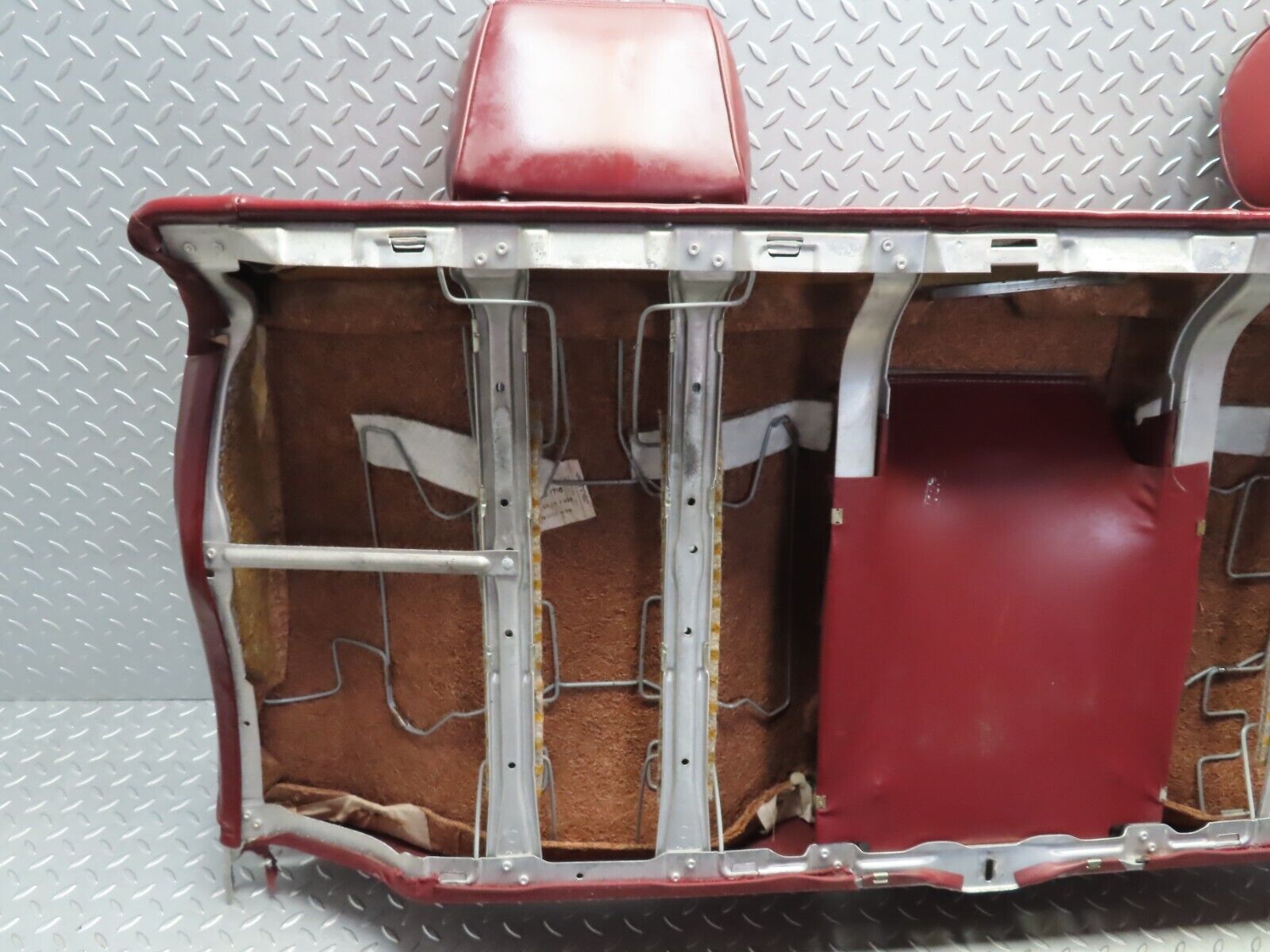 42909 Mercedes-Benz W126 300SE Rear Seat Red Leather 1269201716