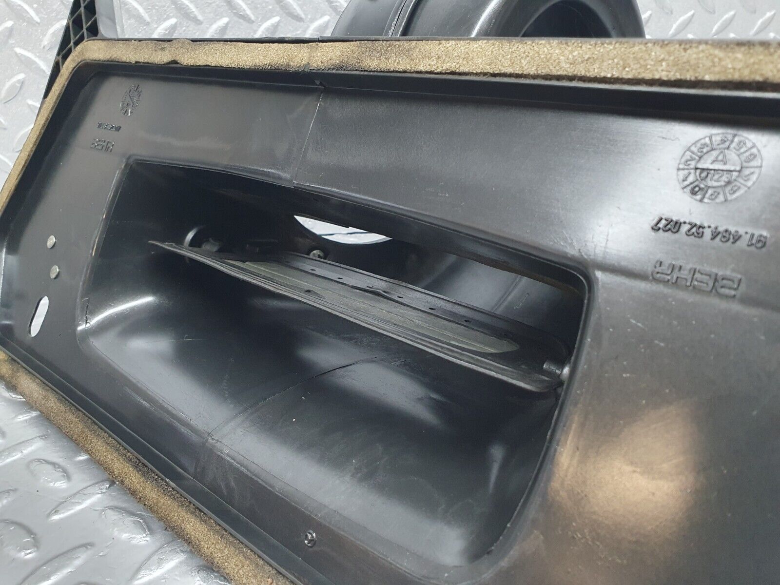 42657 Mercedes-Benz W201 190 2.0L Heater Blower Housing