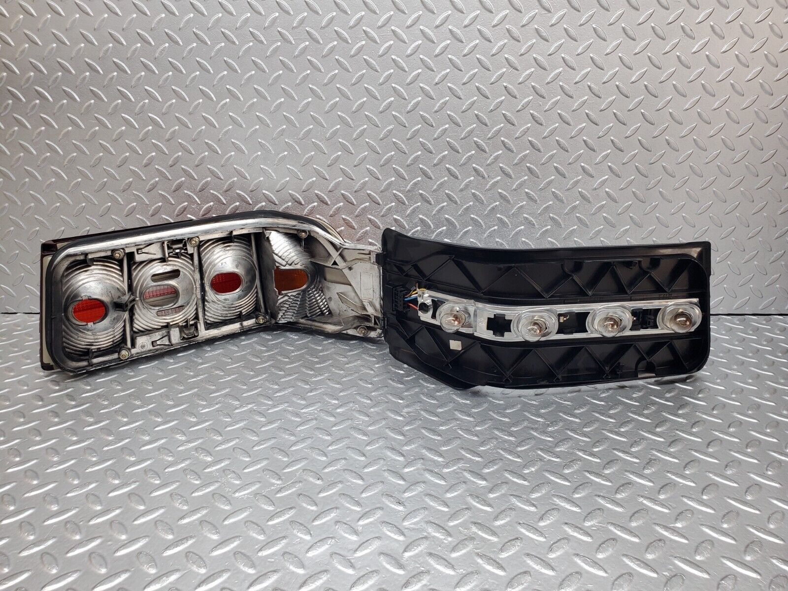 45040 Mercedes-Benz R129 300SL Coupe Tail Light Left Side