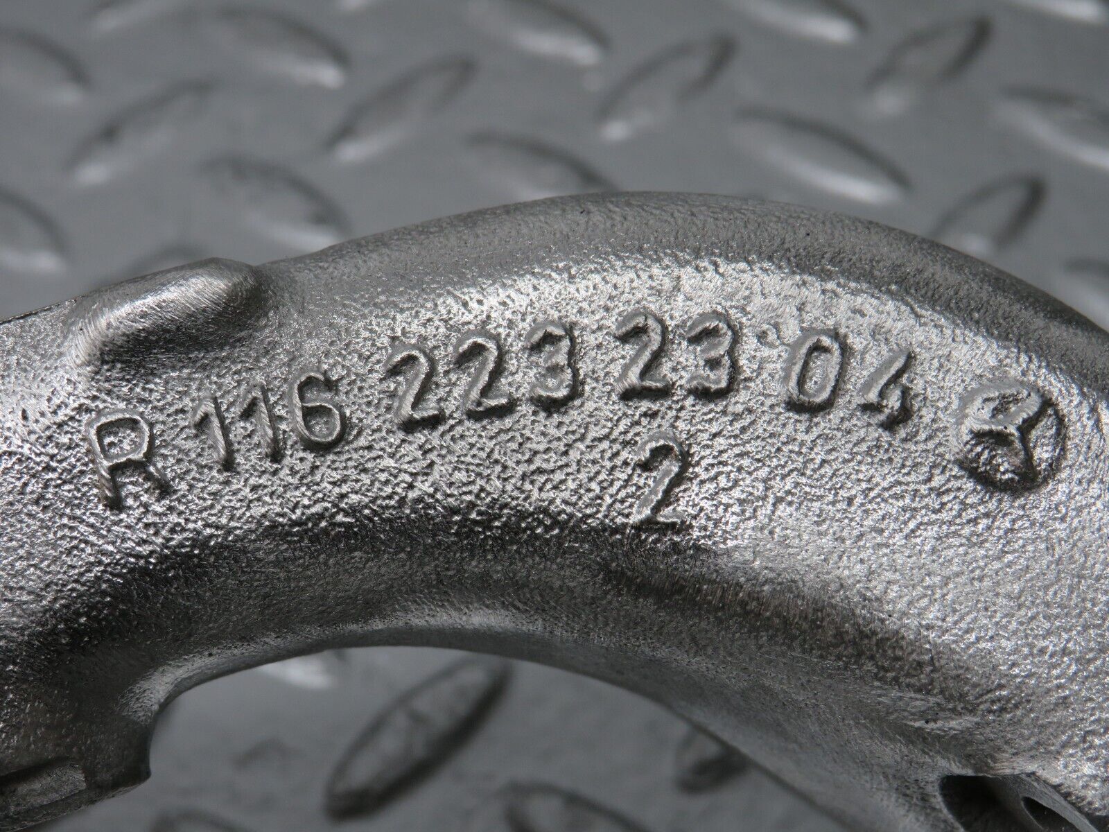 33060 Mercedes-Benz C107 R107 350 V8 Engine Mount Bracket Right 1162232304