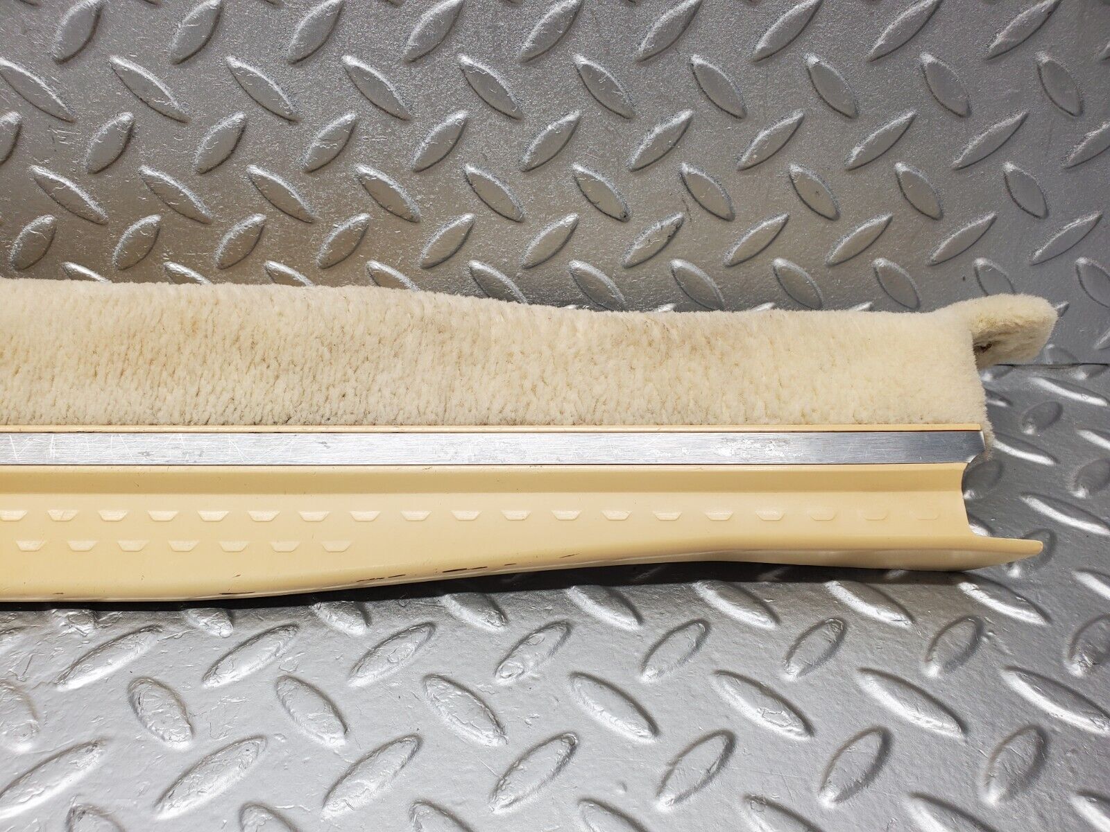 46815 Mercedes-Benz R129 320SL Coupe Right Door Sill Trim Beige 1296800235