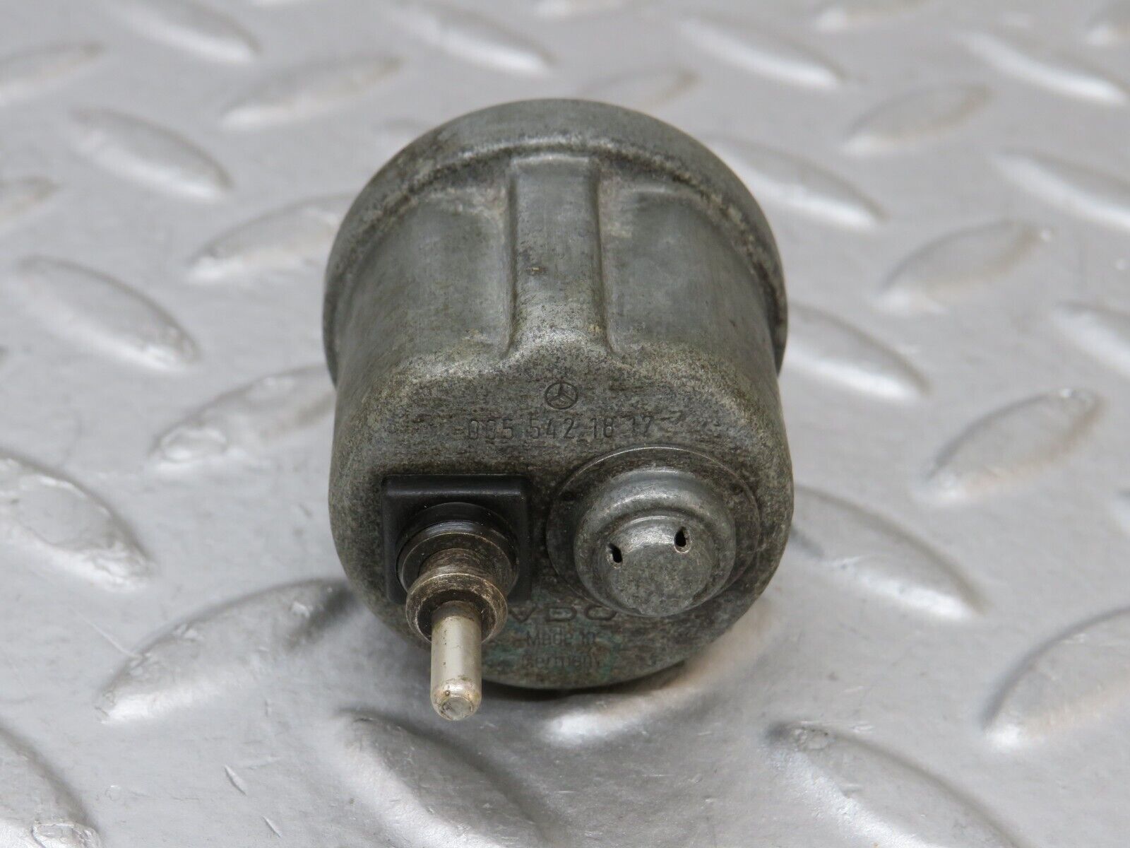 35536 Mercedes-Benz R107 280SL Oil Pressure Sensor VDO 0055421817