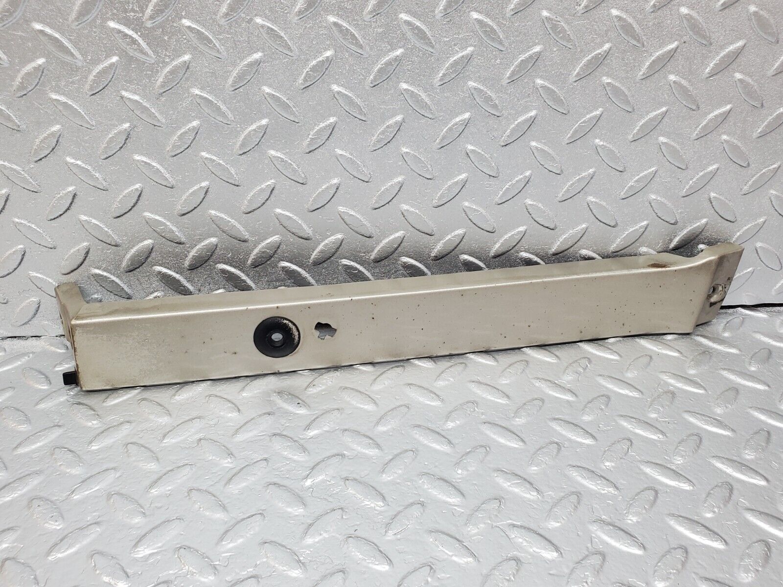 45662 Mercedes-Benz W126 420SE Under Headlight Trim Left Side