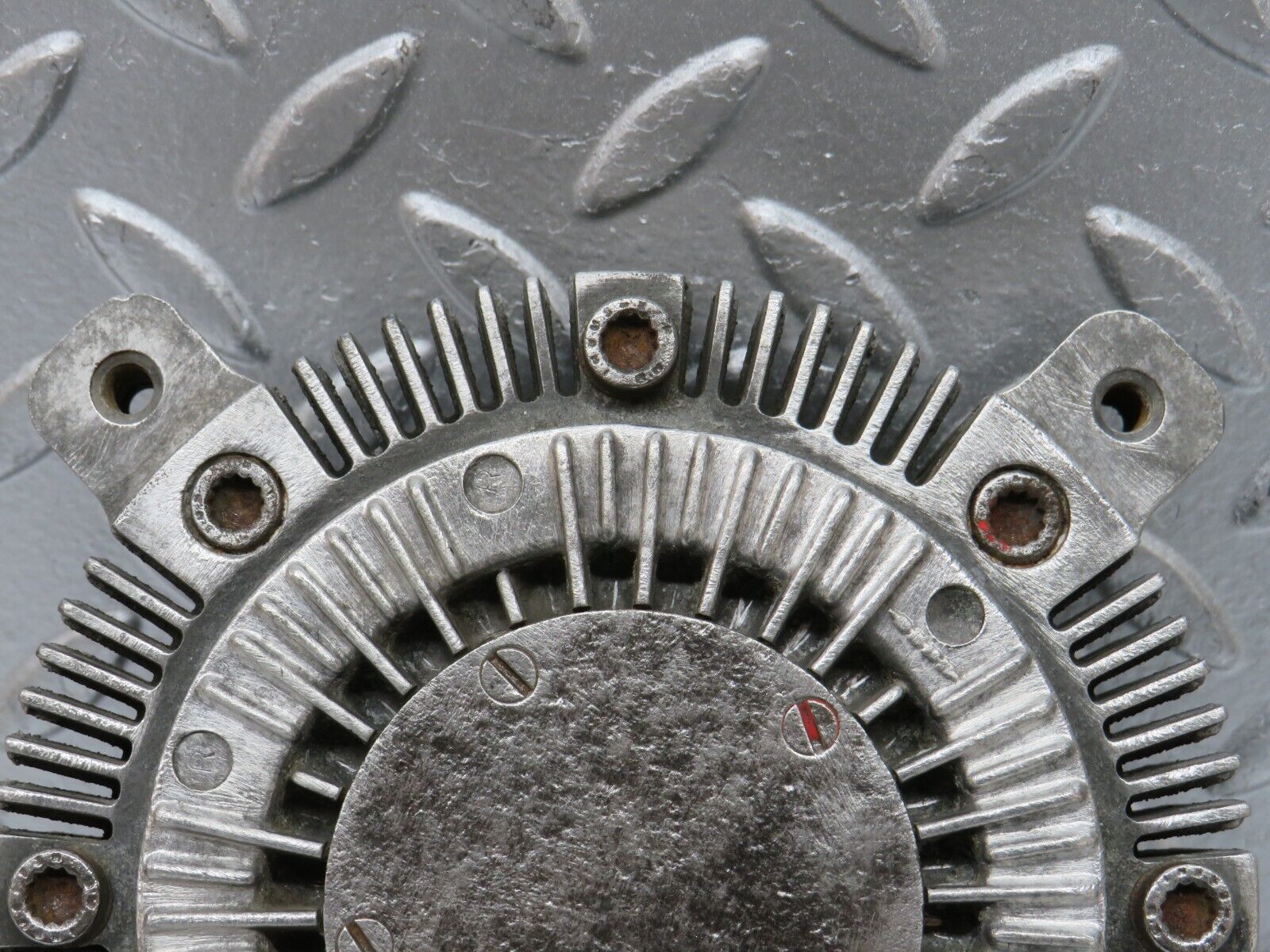 32769 Mercedes-Benz C107 R107 350 V8 Engine Cooling Fan Clutch