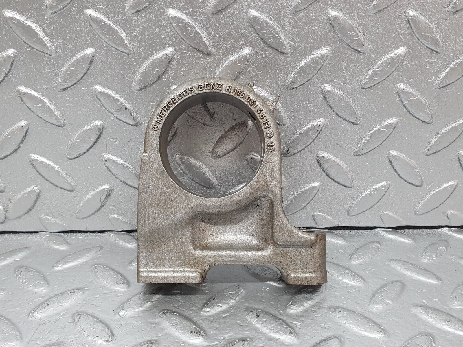 43800 Mercedes-Benz C126 380SEC Coupe Camshaft Tower Bearing 1160514612