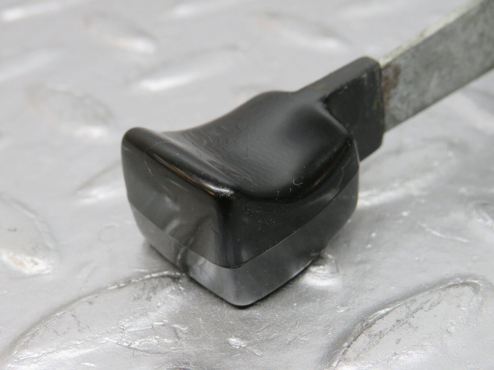 33183 Mercedes-Benz R107 Left Seat Folding Lever