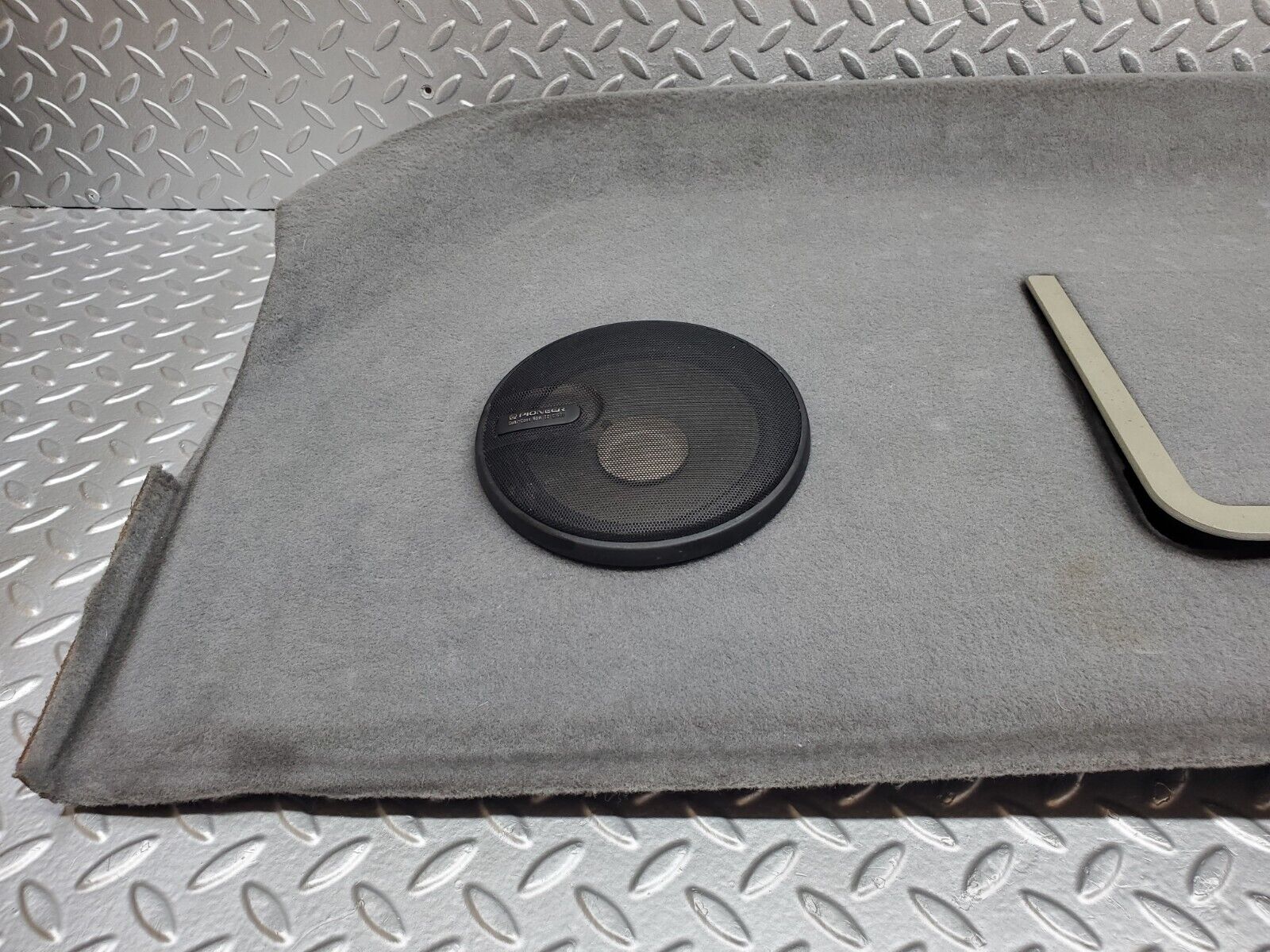 44696 Mercedes-Benz W124 220E Parcel Shelf With Speakers Grey 1246900249