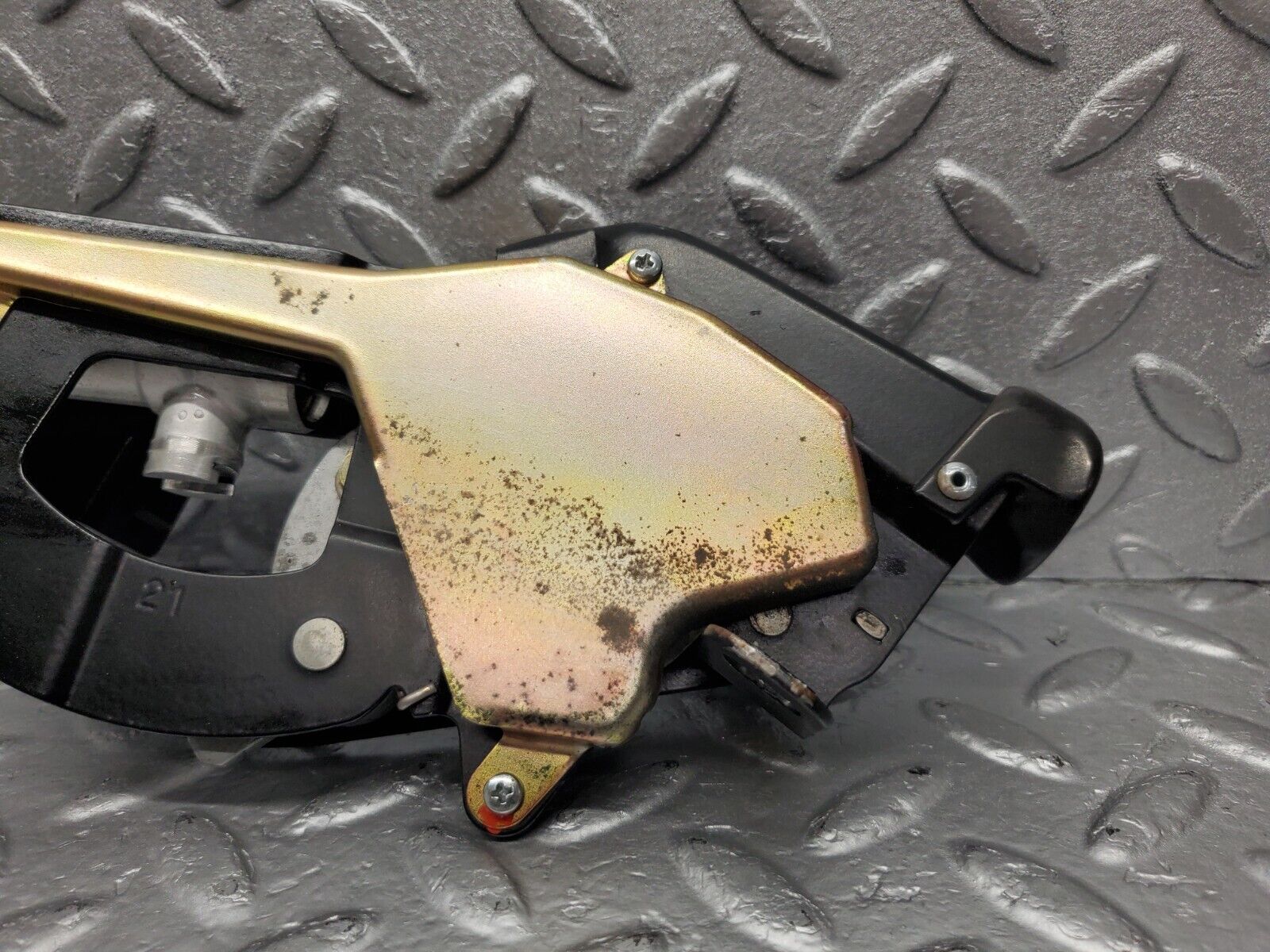 47016 Mercedes-Benz R129 320SL Coupe Rear Right Roof Lock Mechanism 1298001774