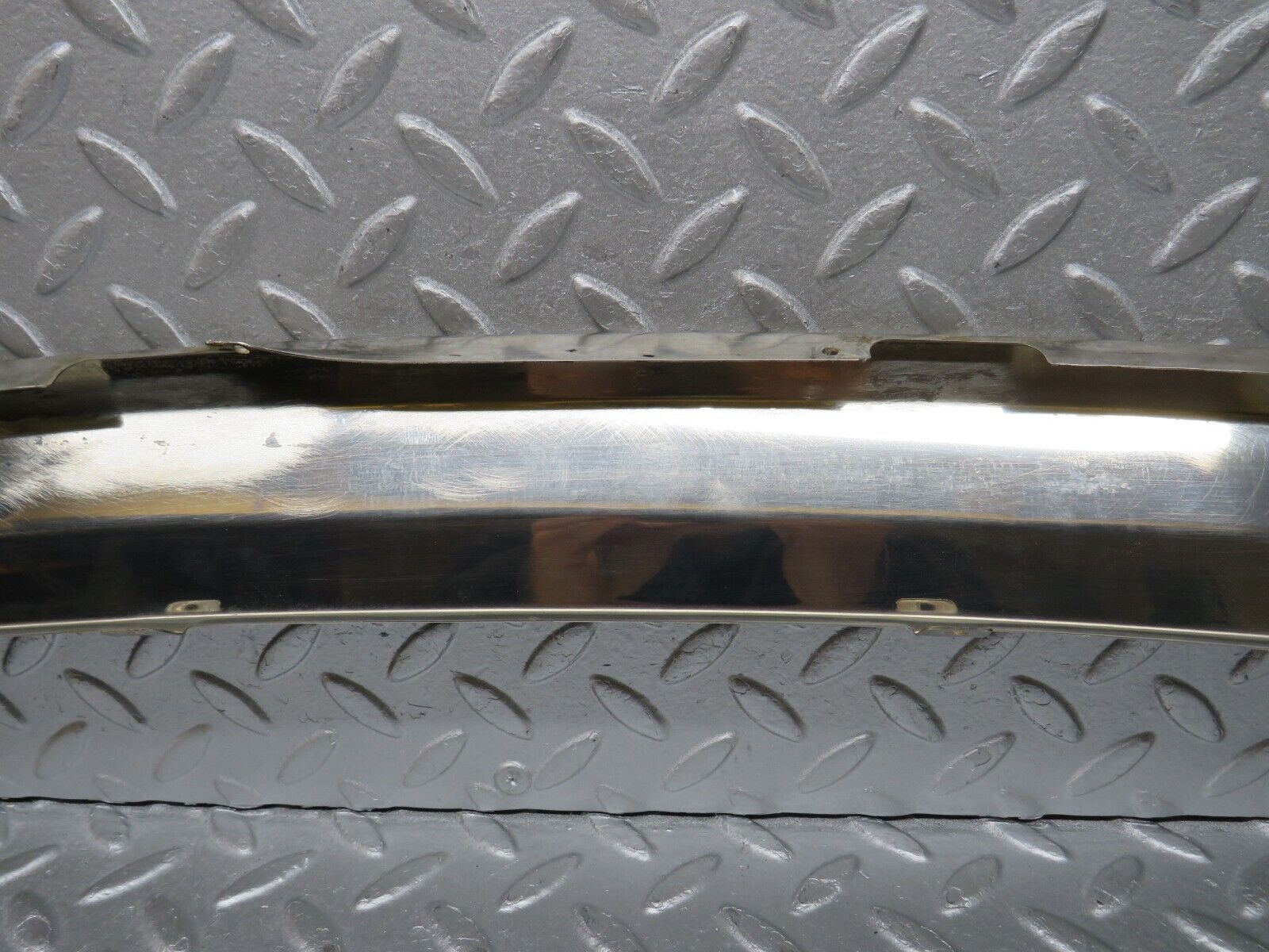 39168 Mercedes-Benz R107 500SL Windscreen Top Chrome Trim