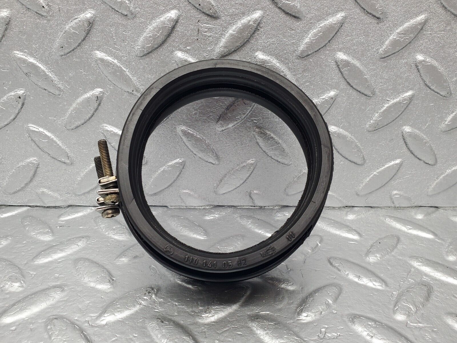 46716 Mercedes-Benz W123 280E Air Intake Hose Pipe 1101410582