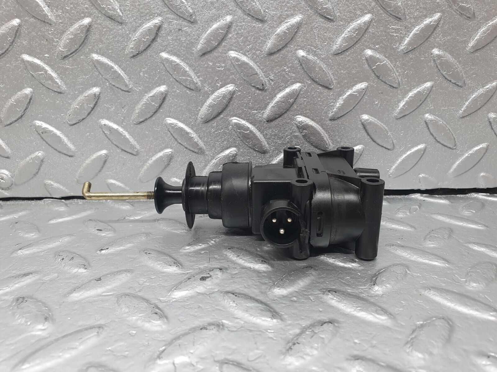 42478 Mercedes-Benz R129 320SL Coupe Right Door Lock Vacuum Actuator