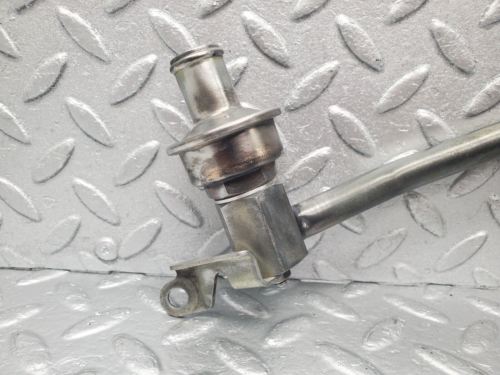 46194 Mercedes-Benz W124 280E EGR Valve Pipe 0001407860