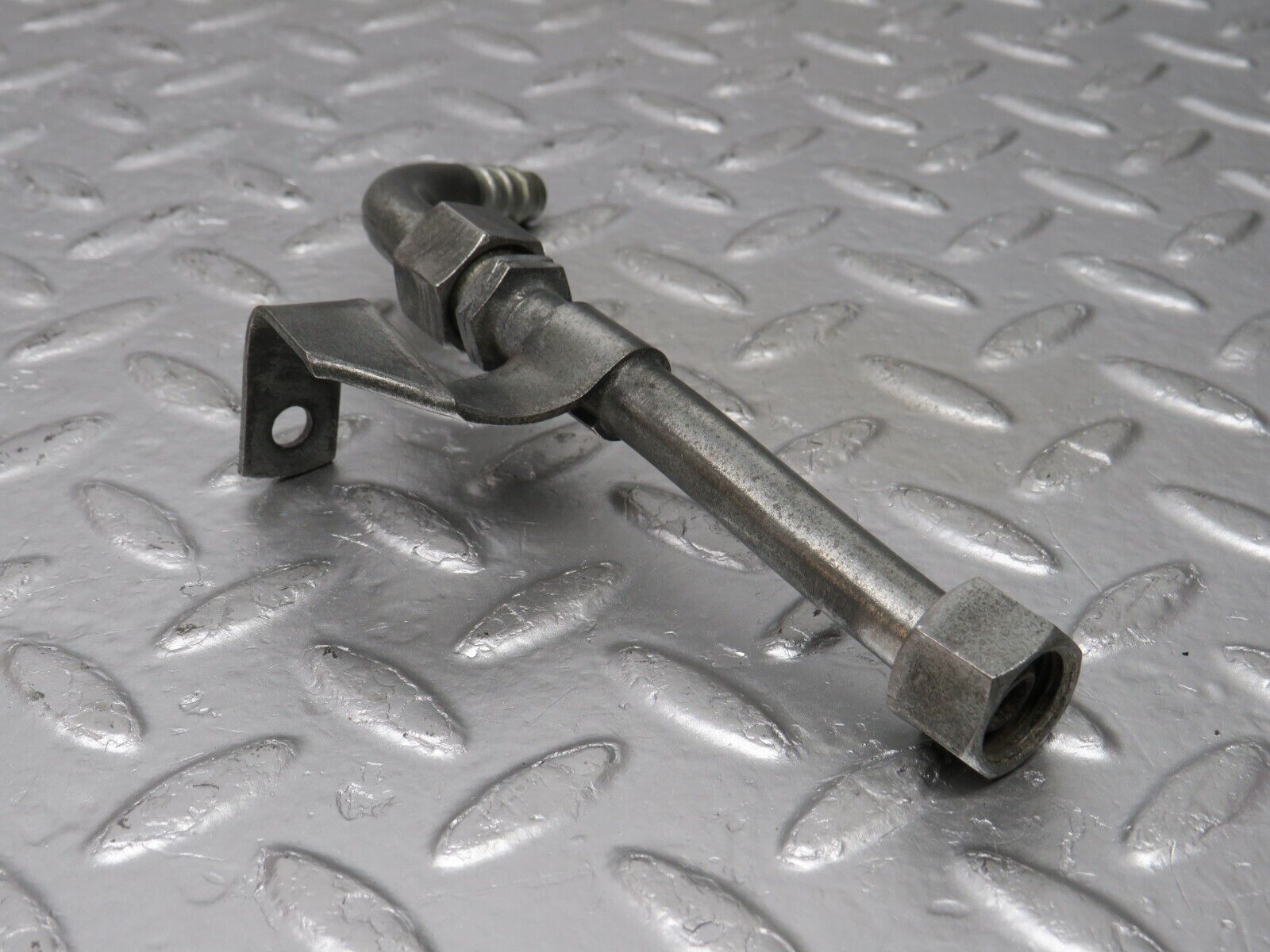 33071 Mercedes-Benz C107 R107 350 V8 Oil Hose Pipe