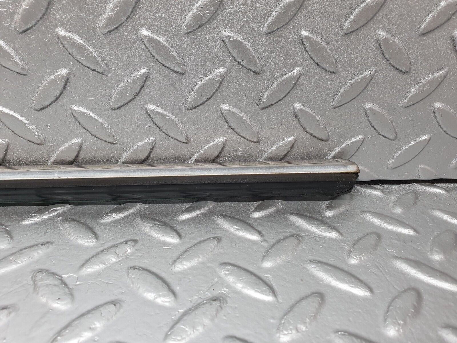 43456 Mercedes-Benz W108 280SE Front Left Door Centre Moulding Trim