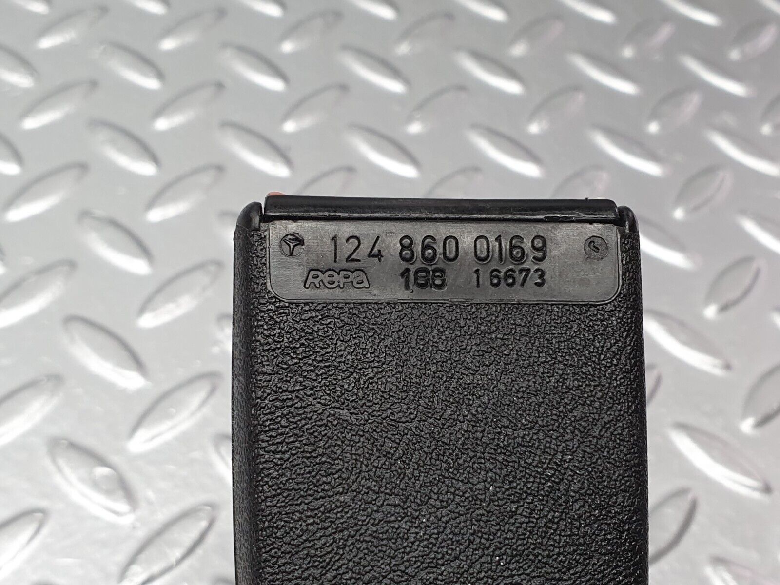 41695 Mercedes-Benz W124 200E Front Left Seat Belt With Buckle 1248603985 1268580011 1248600169